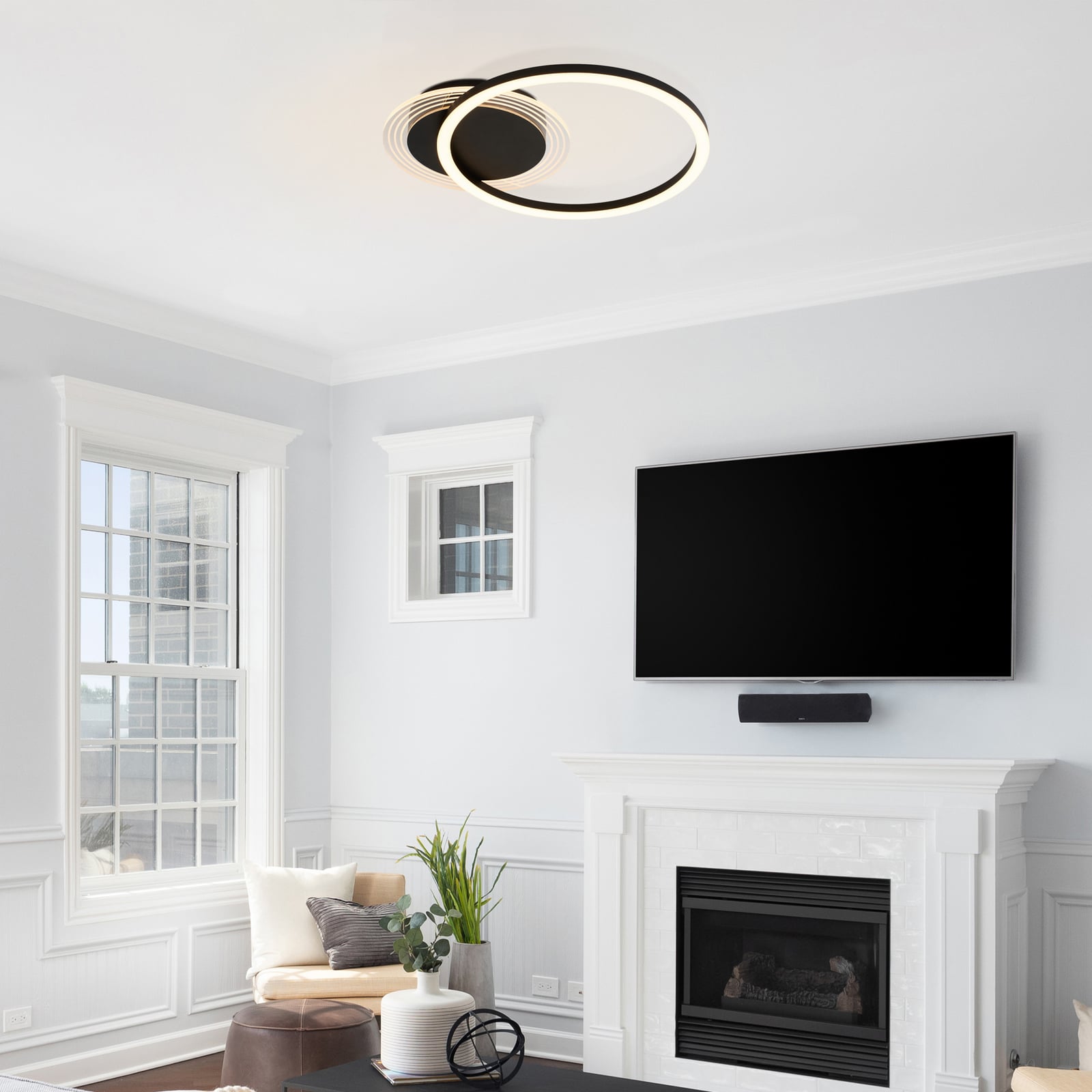 Plafonnier LED Contour noir mat, longueur 40 cm, fer/acrylique