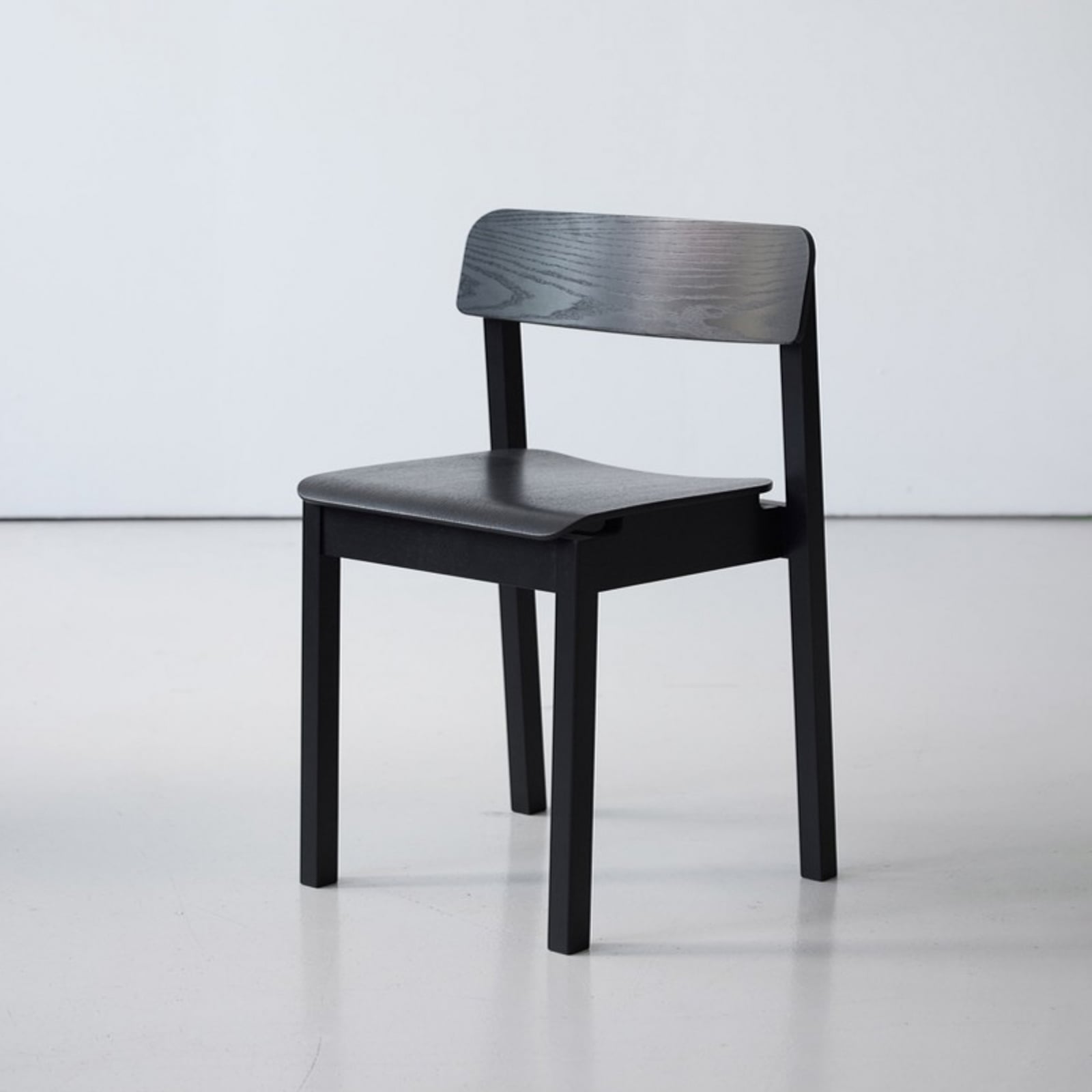 EVERYDAY-stol, svart eik, høyde 75 cm – Moebe