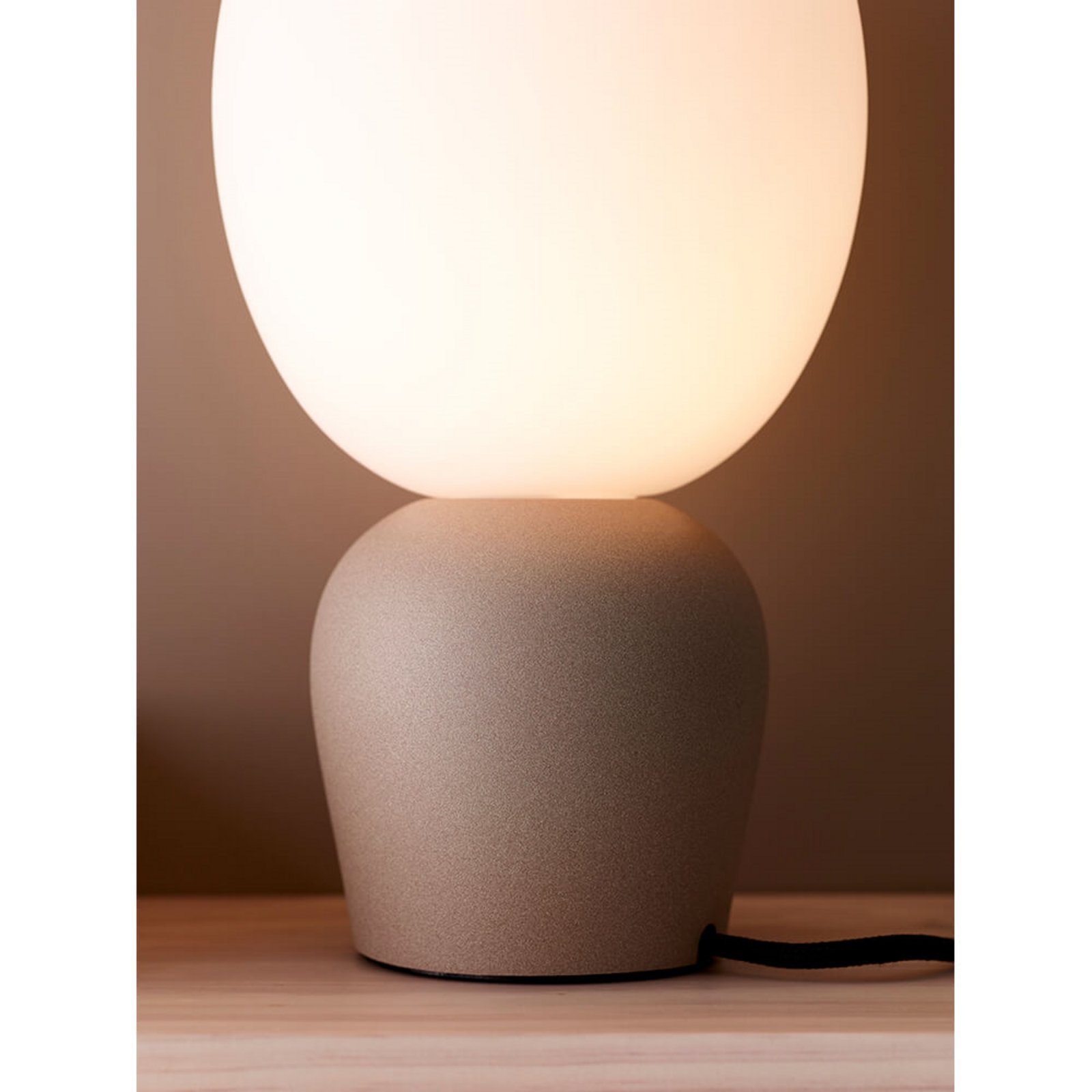 Buddy Stolna lampa Sandstruktur/Opal - Belid