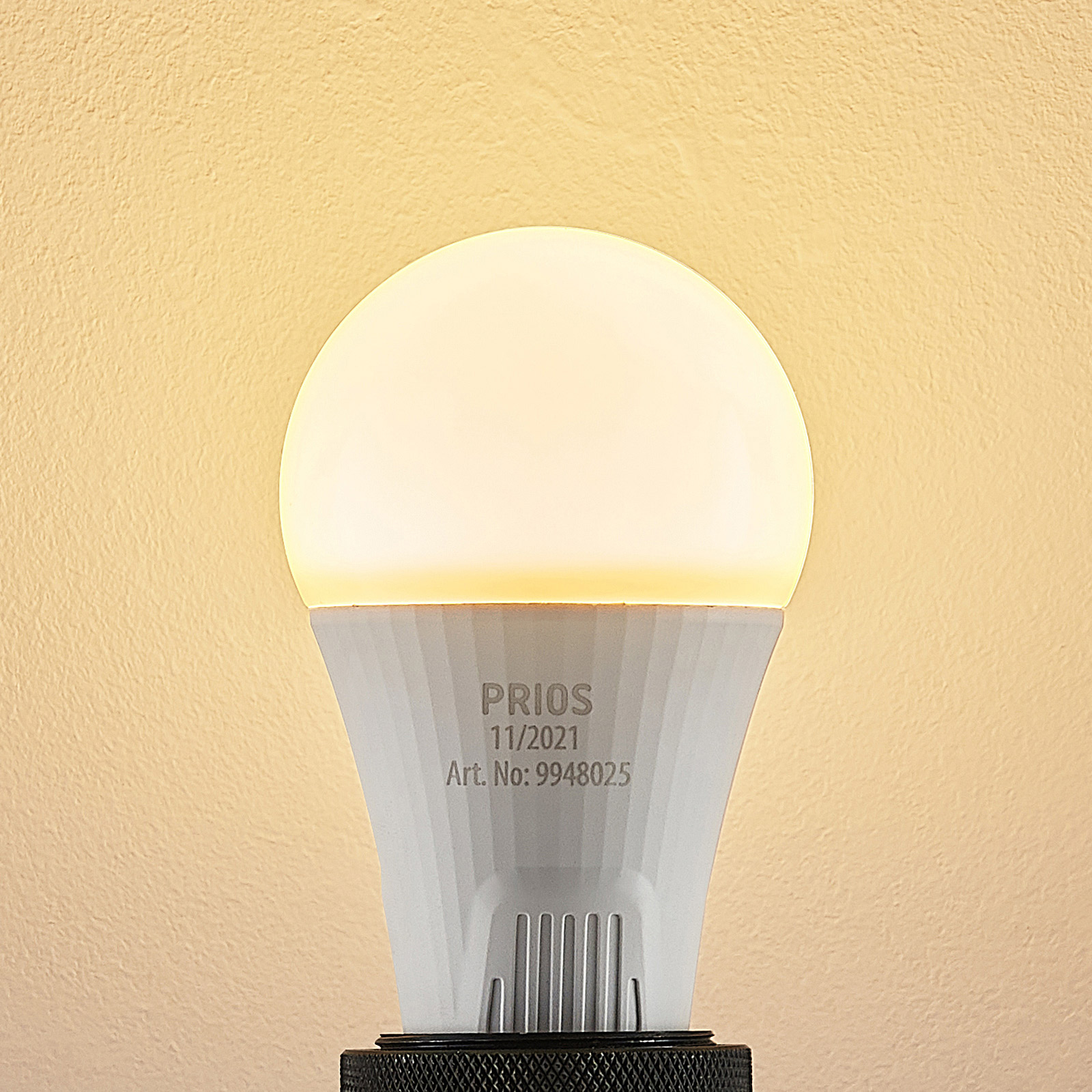 LED-Lampe E27 A65 15W weiß 2.700K