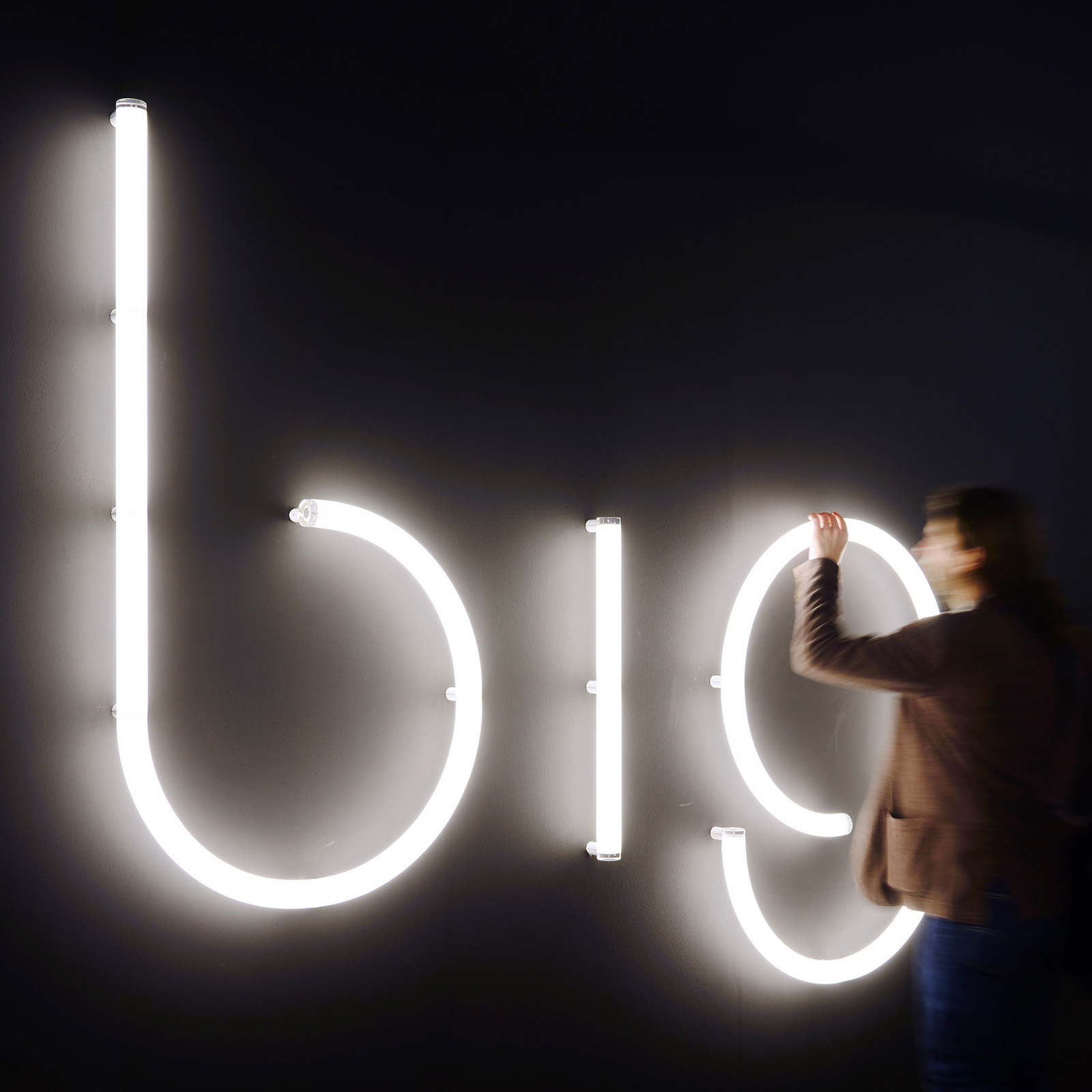 Artemide Alphabet of Light Wand Großbuchstabe