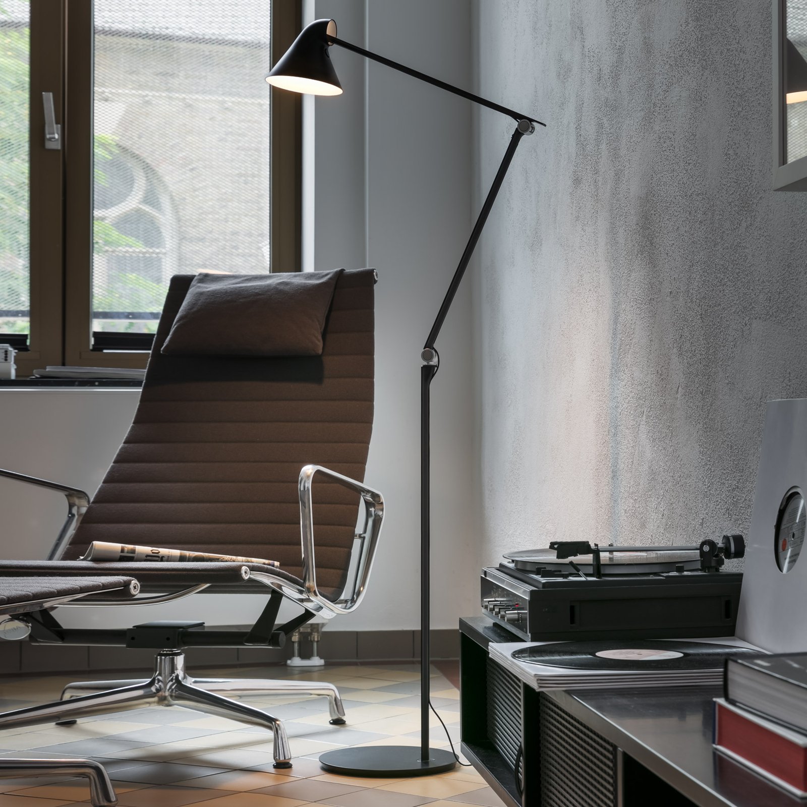 NJP Podna lampa 3000K Crna - Louis Poulsen