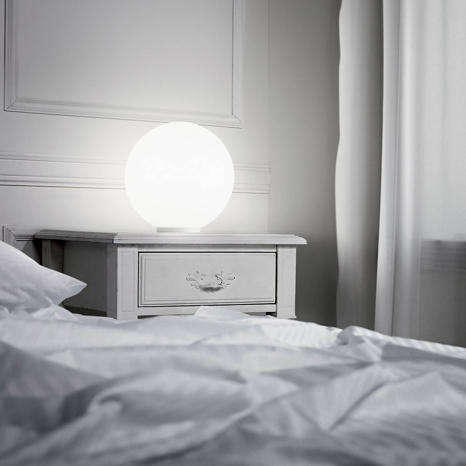 Lampa stołowa Ideal Lux Mapa, Ø 40 cm, szkło opalowe, kulista, E27