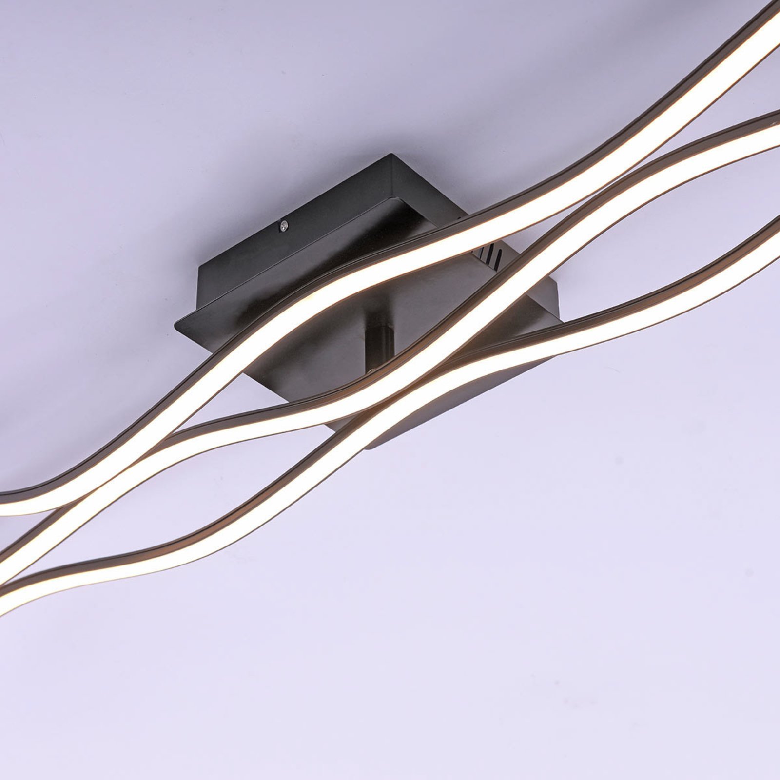 Plafonnier LED Wave noir 137,5 cm