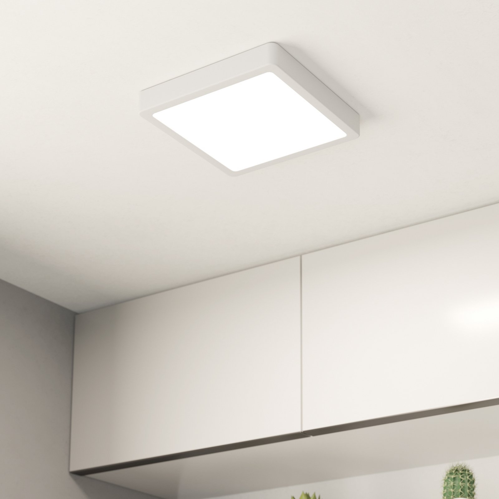 LED kattovalaisin Fueva 5 IP44 3000K valkoinen 21x21cm