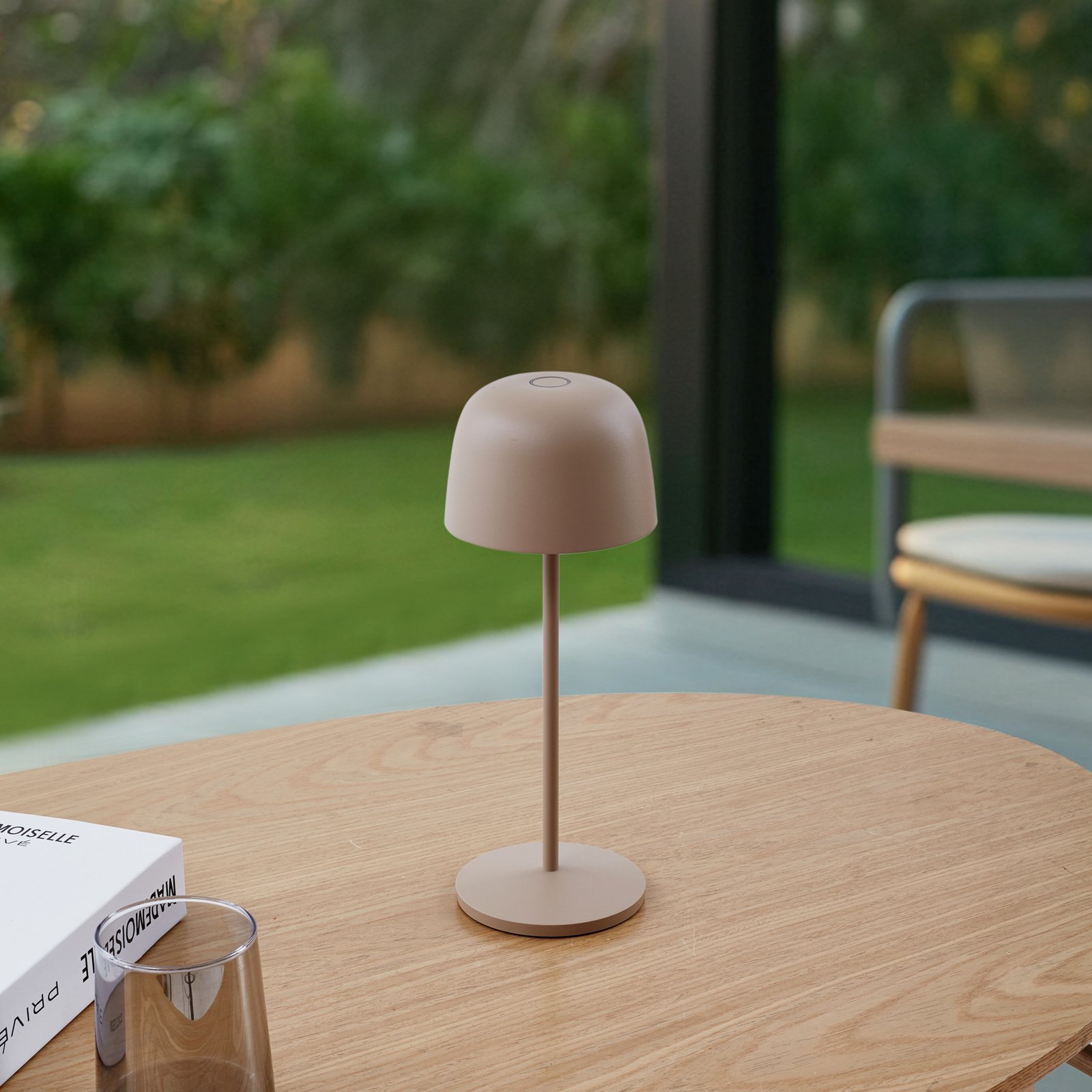 Lindby Arietty LED battery-powered table lamp, beige, dimmable, IP54