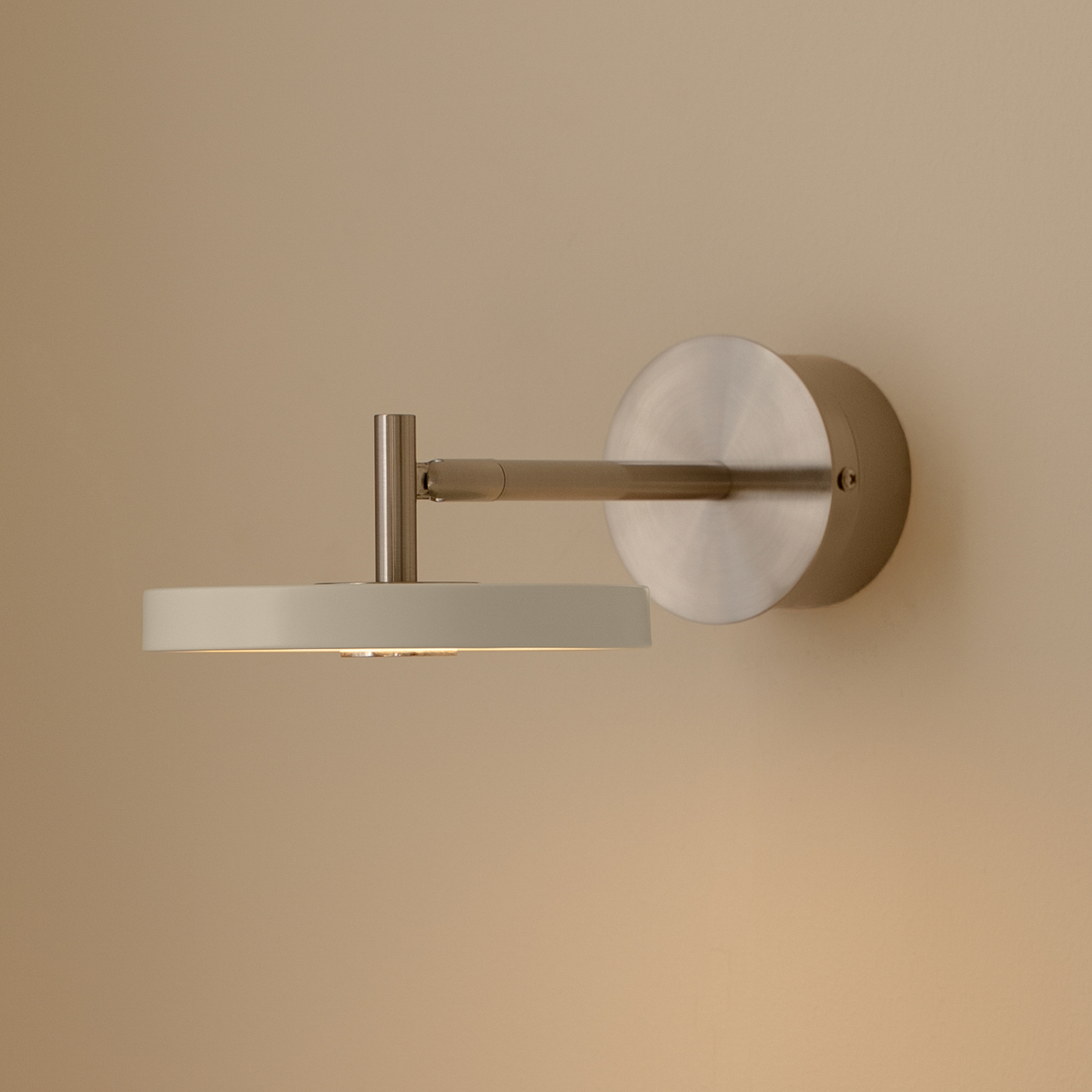 UMAGE LED-Wandlampe Asteria Short, grau, Stahl, Hardwire