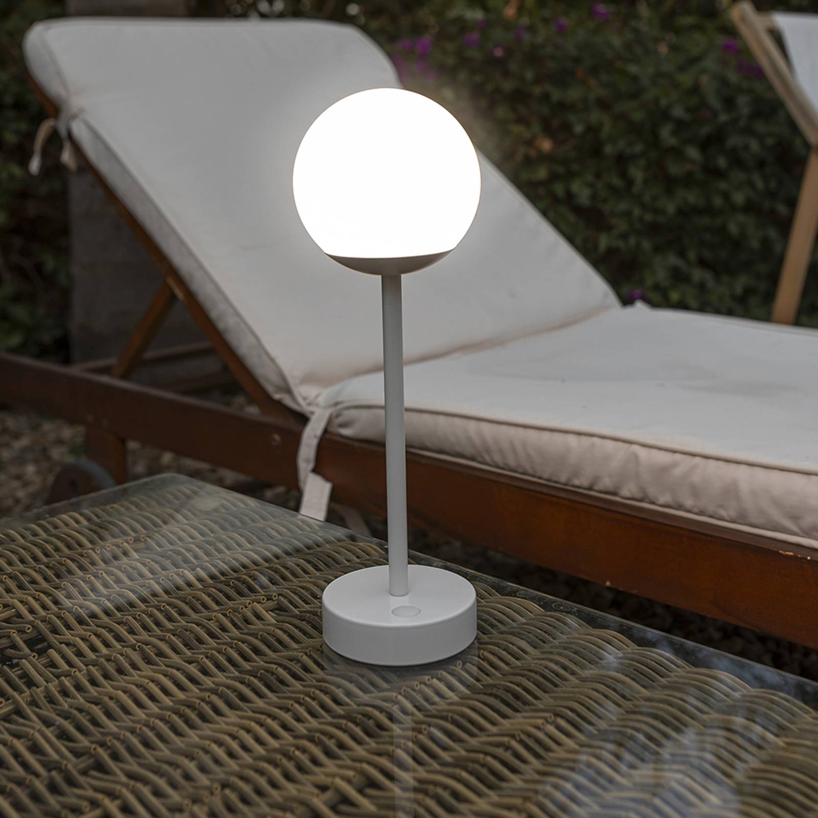 Newgarden Norai Slim LED-bordlampe grå