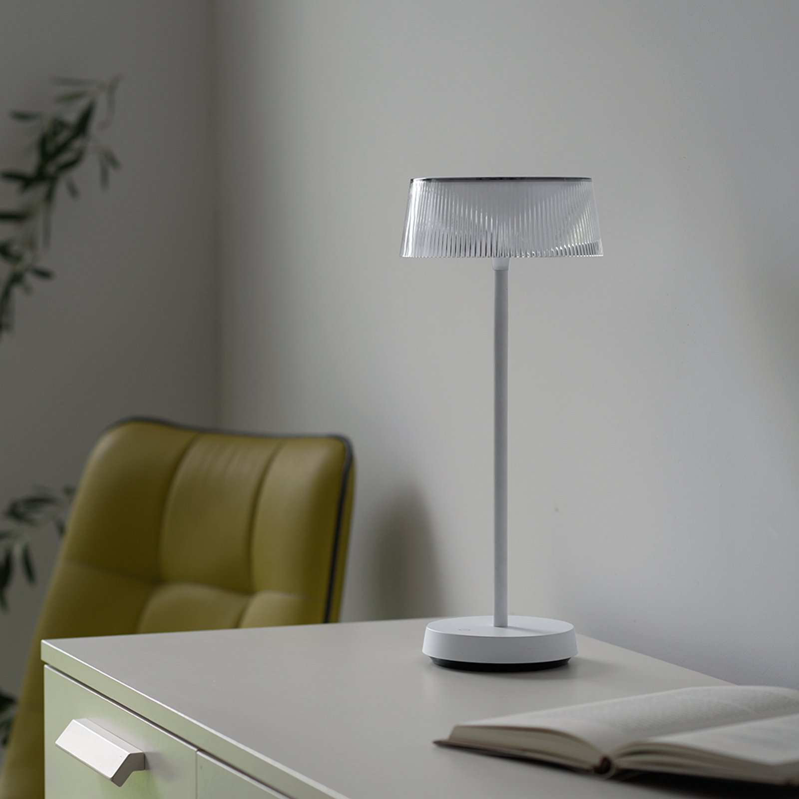 Dora LED настолна лампа с възможност за зареждане, димиране, IP44, бяла