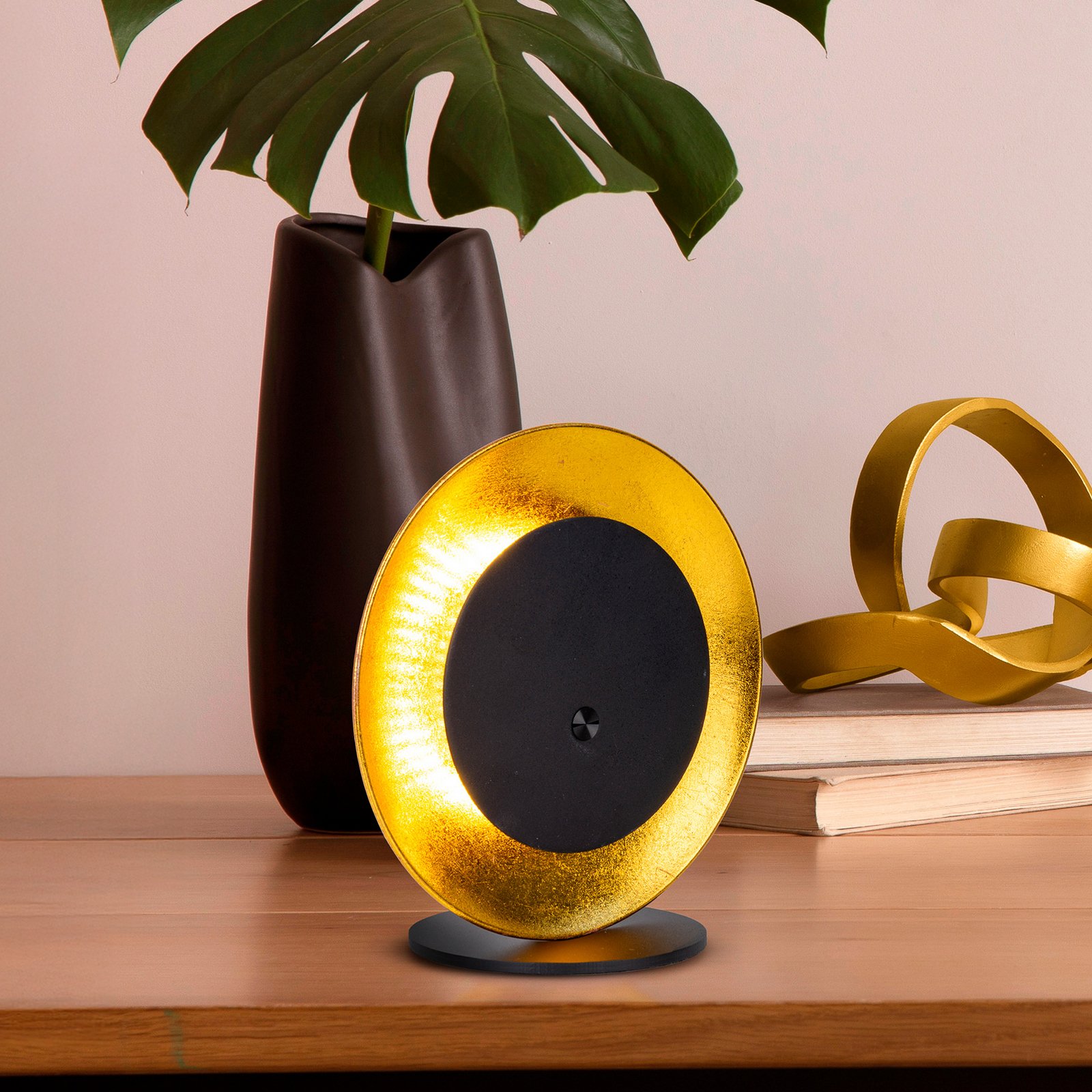 LED-Akku-Tischleuchte Solan, μαύρο/χρυσό, ηλιακό, IP54 LED-Akku-Tischleuchte Solan, μαύρο/χρυσό, ηλιακό, IP54