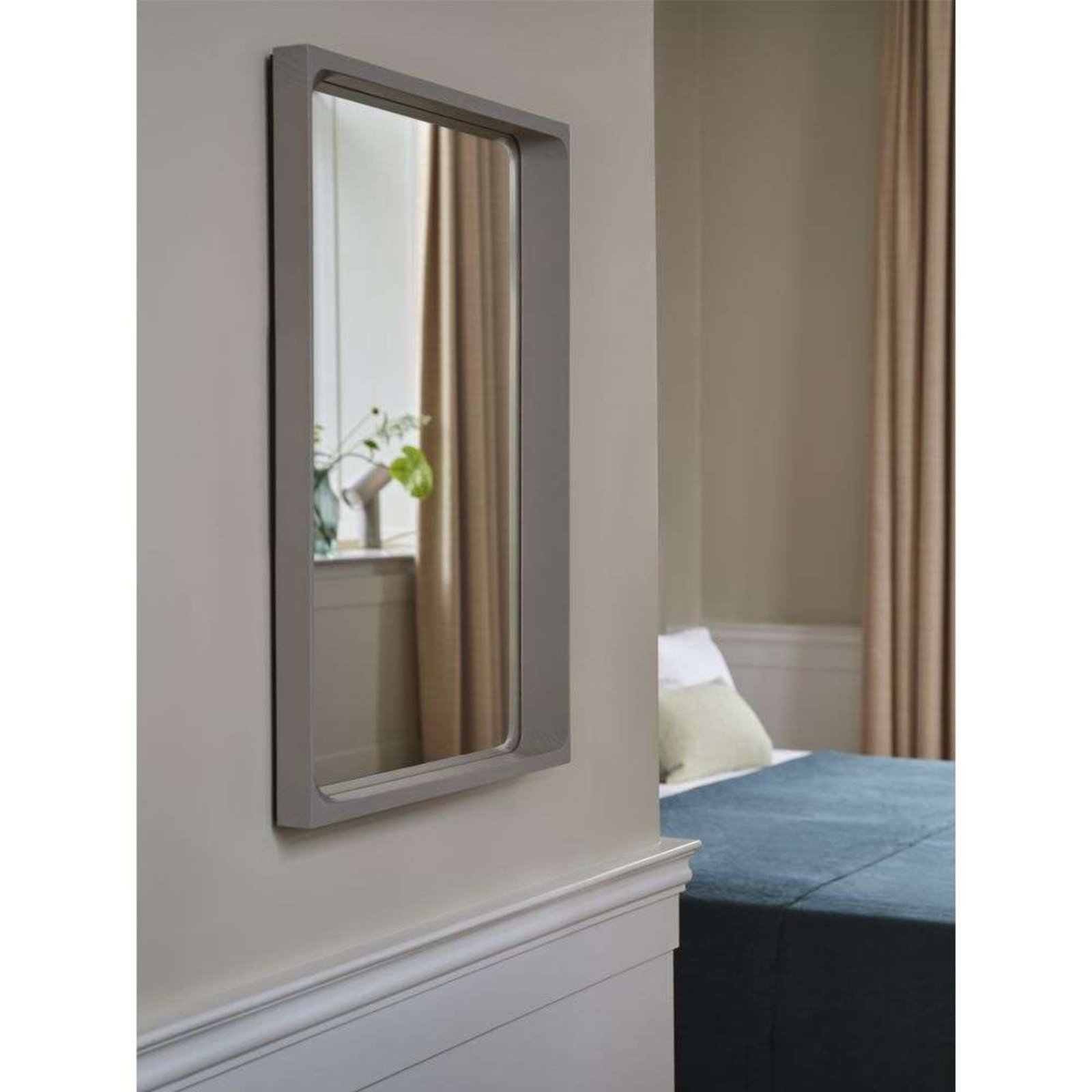 Arced Mirror 80x55 Light Green - Muuto