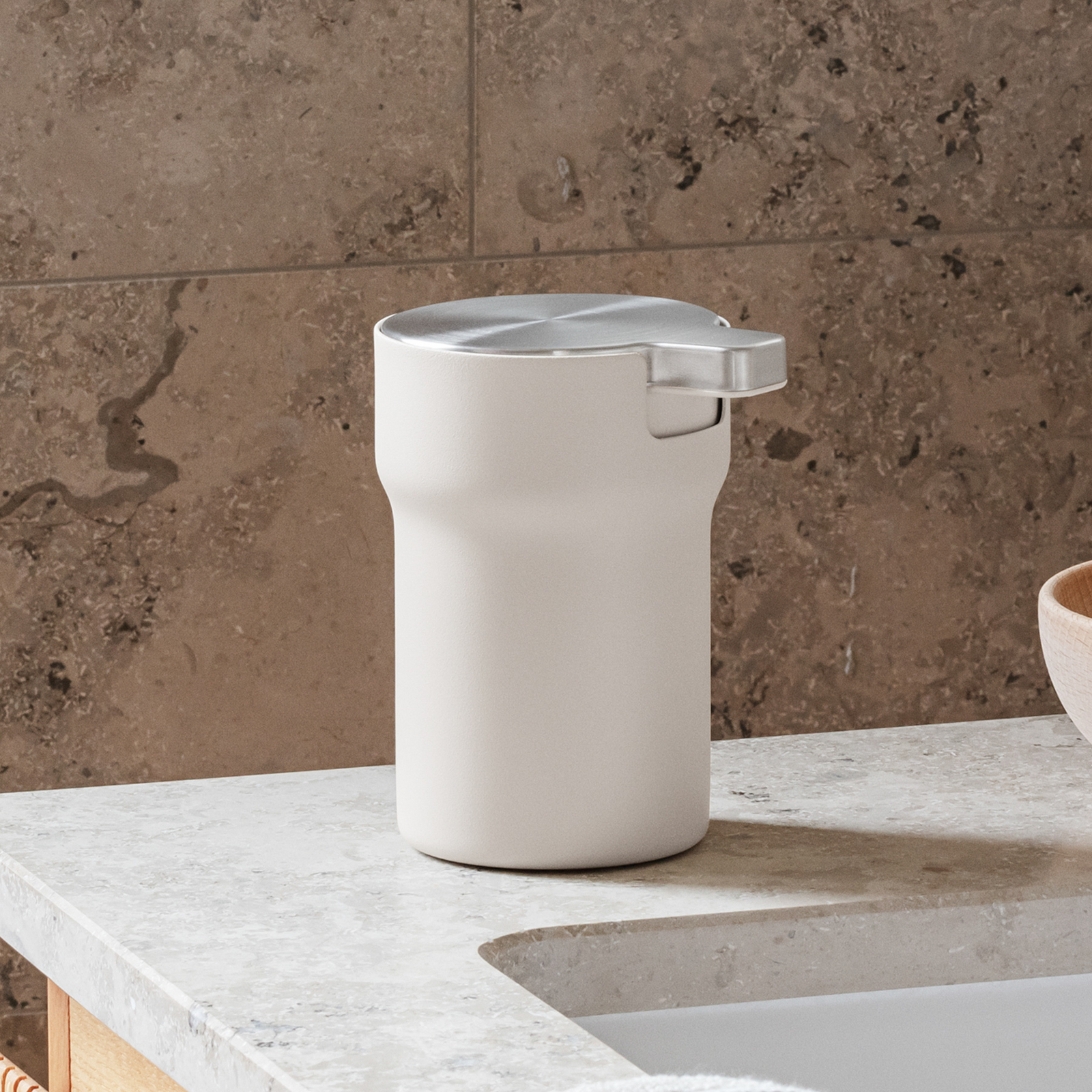 Distributeur de savon CITADEL, beige, 0,25 litre - Eva Solo Distributeur de savon CITADEL, beige, 0,25 litre - Eva Solo