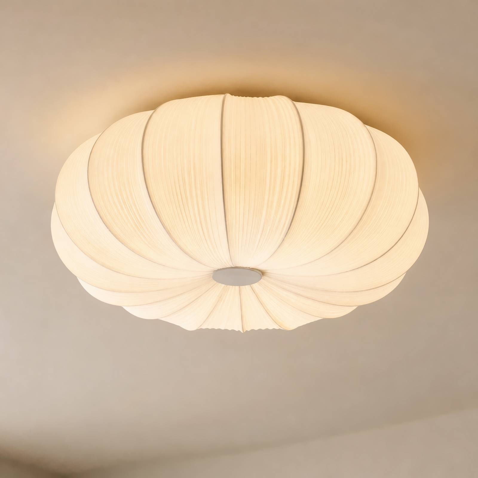 Lampa sufitowa Lindby Marielle, średnica 55 cm, biała, tkanina, 3x E27