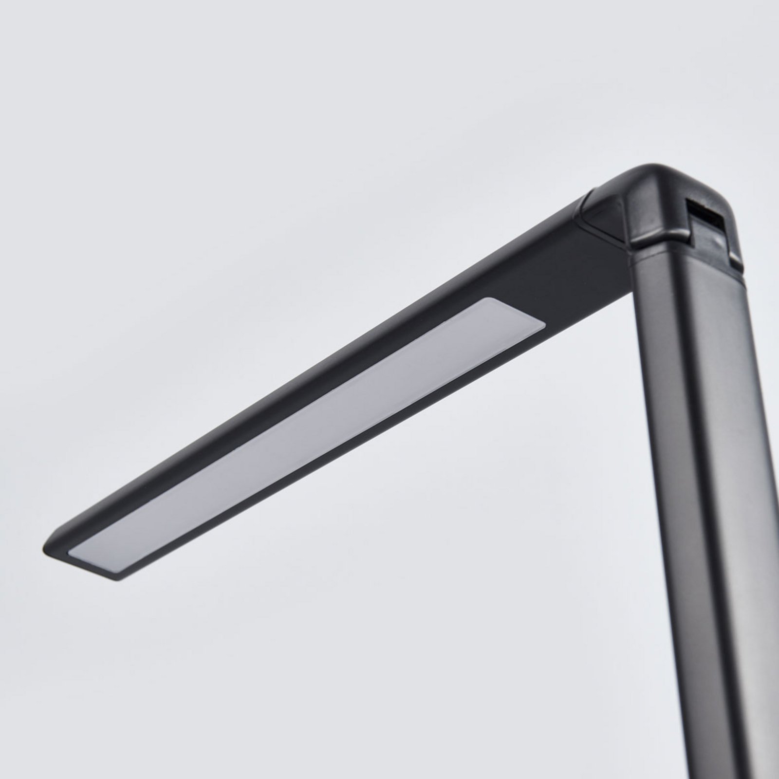 Kuno LED Bordslampa USB Black - Lindby