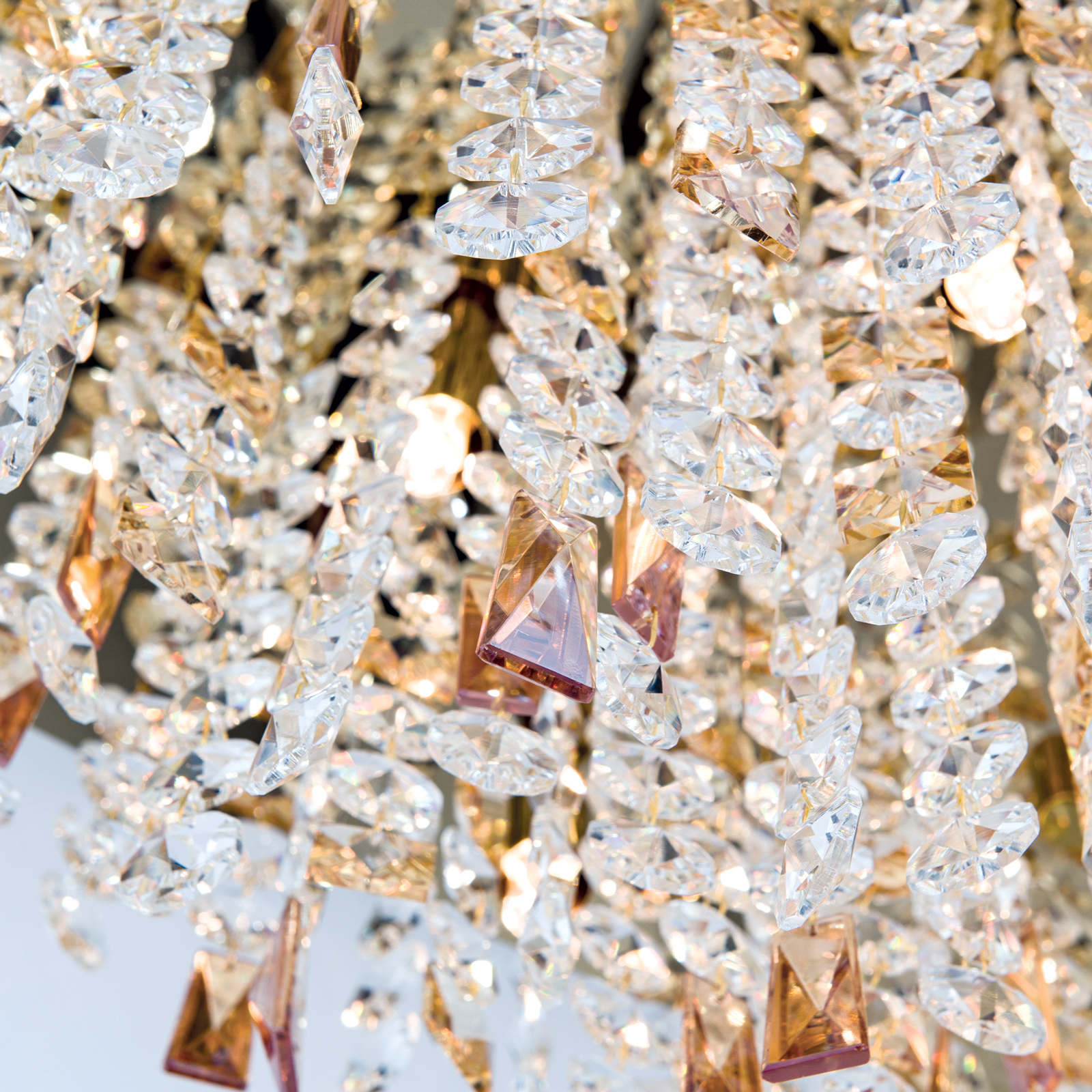 Deckenlampe Crystalriver mit Kristallbehang gold