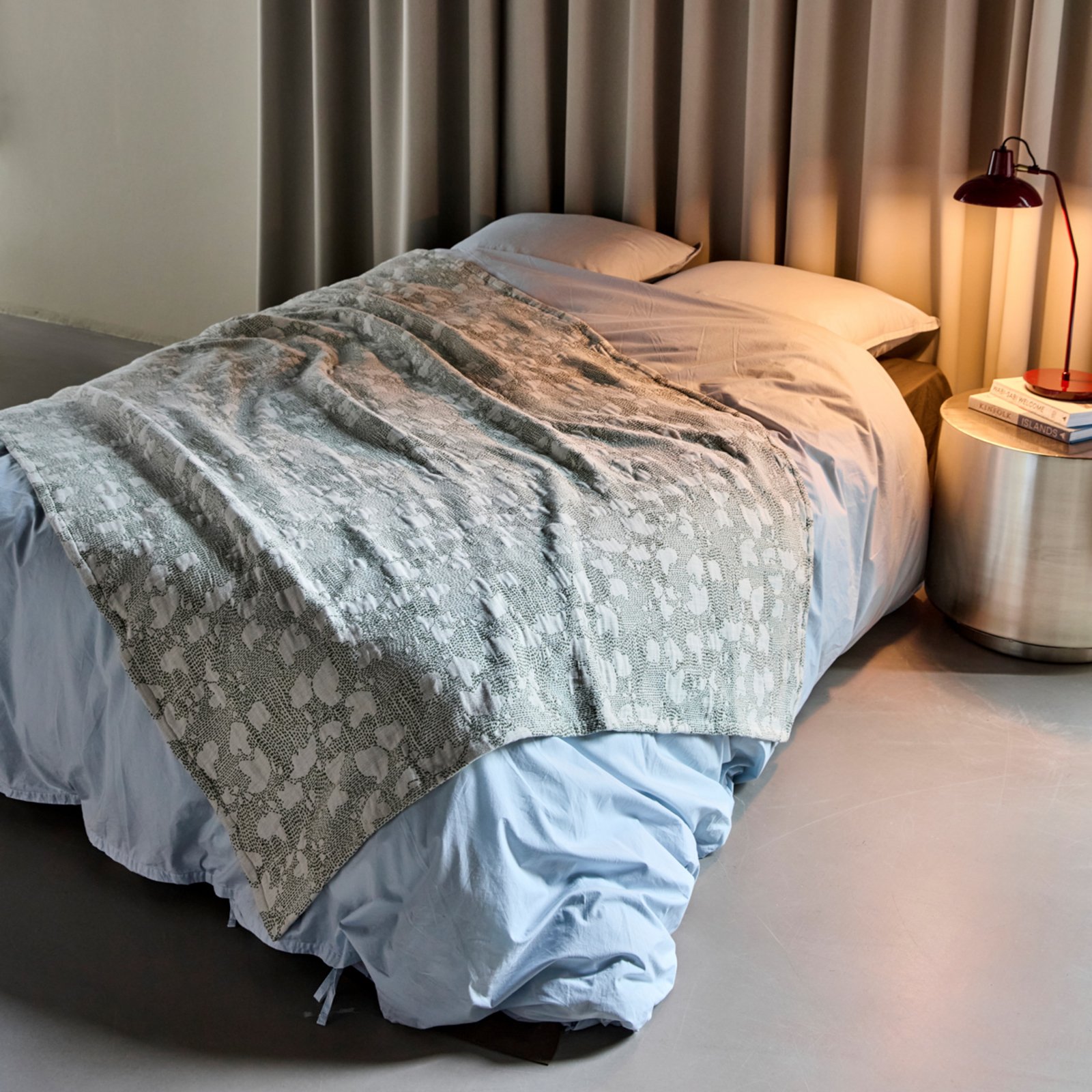 HDMori bedspread, white/khaki, 220 x 140 cm - House Doctor