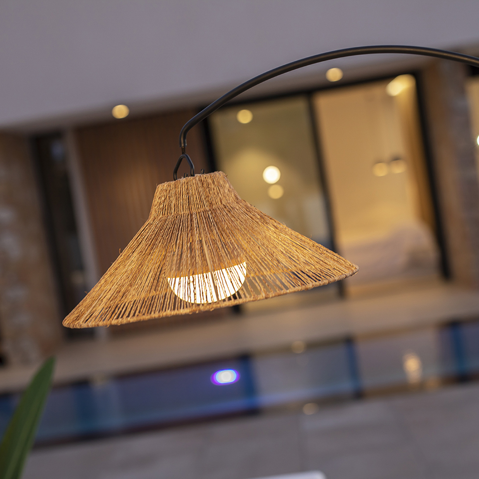 Newgarden Niza lámpara de pie LED, interior/exterior, 168cm