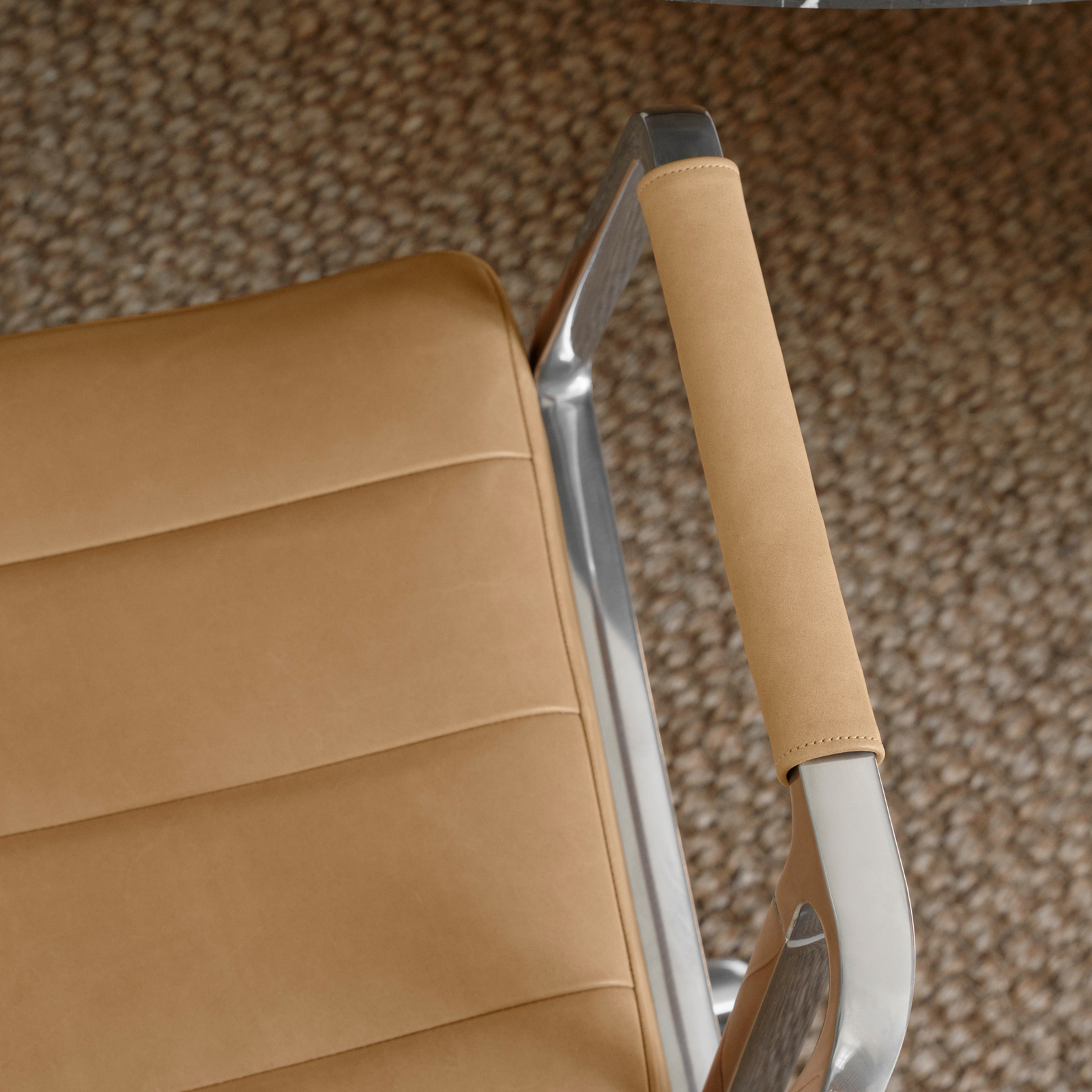 Vipp453 Swivel irodai szék, barna, bőr/alumínium – Vipp Vipp453 Swivel irodai szék, barna, bőr/alumínium – Vipp