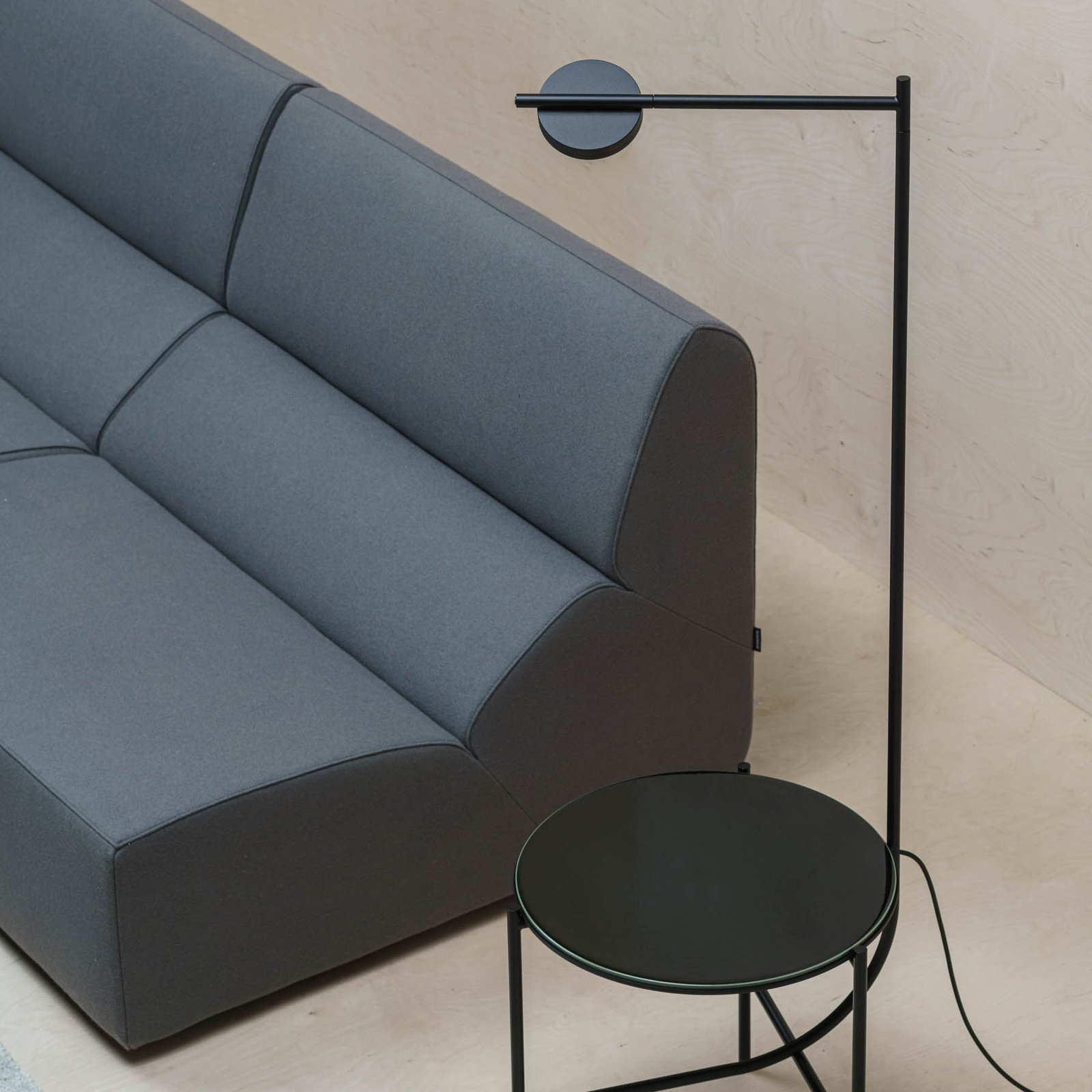 GRUPA Igram LED floor lamp steel table top glass