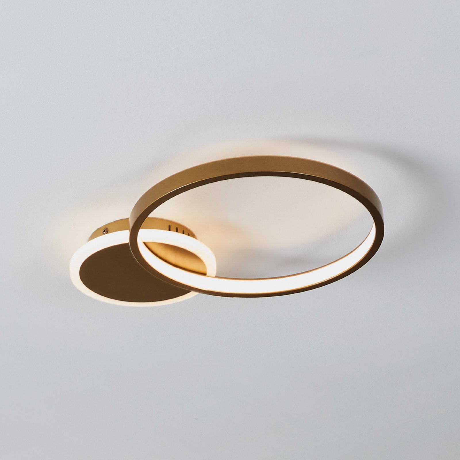 Stropné LED svetlo Gafares diaľkové okrúhle zlatá