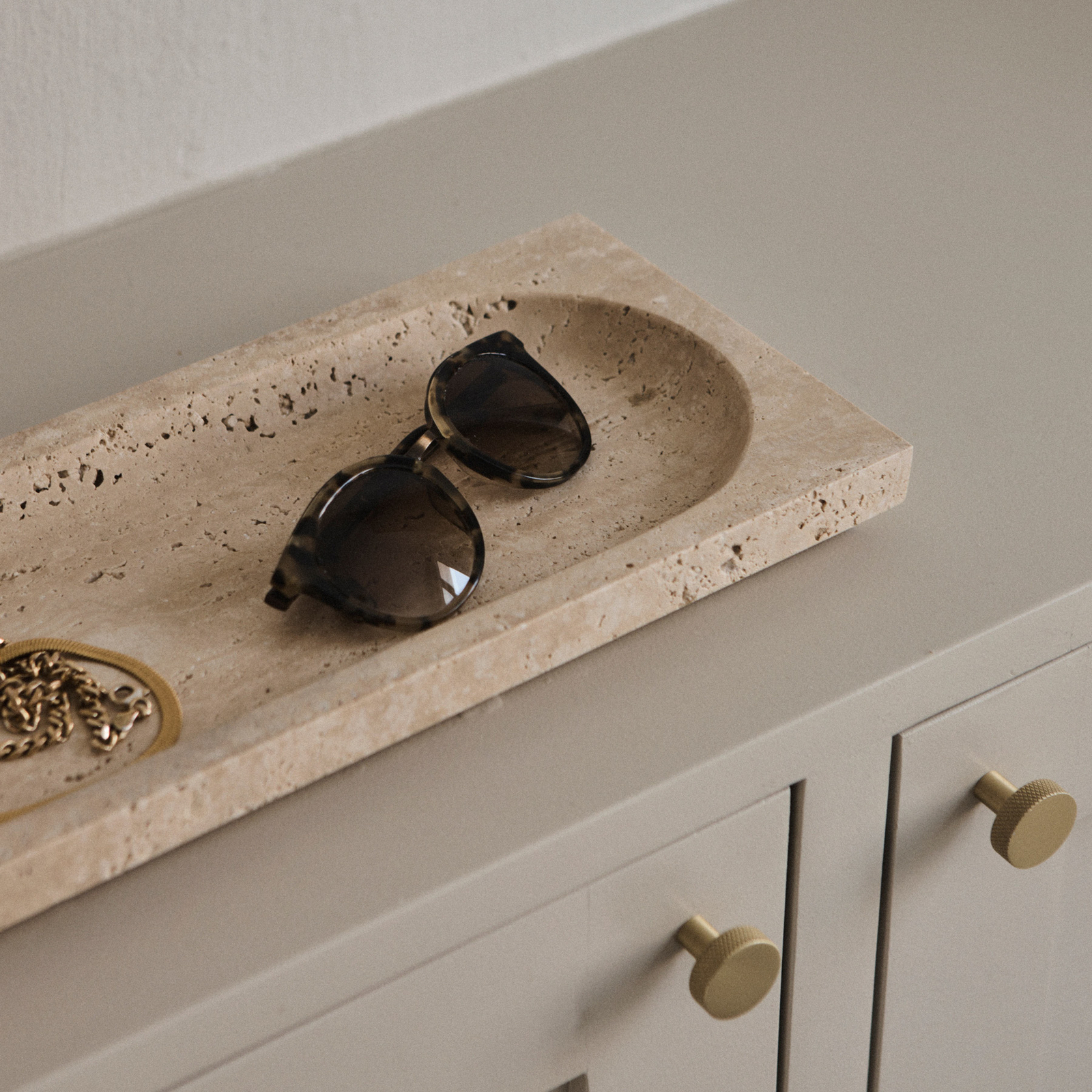 Regina Gericht L40 Travertine - AYTM