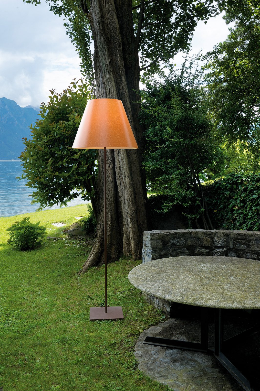 Grande Costanza Lampă de Exterior Standard Base Rust Off-White - Luceplan