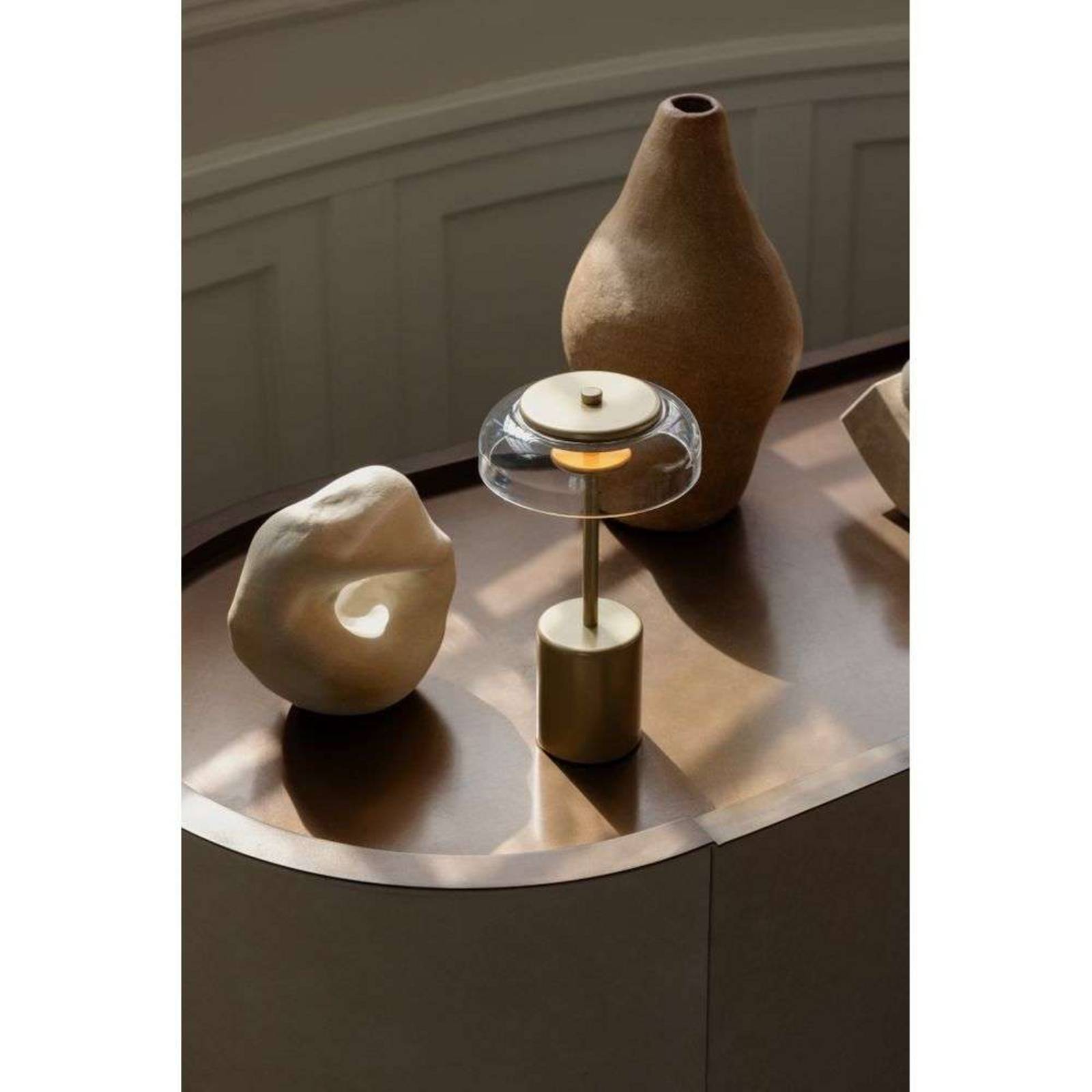 Lampa stołowa Nuura LED z akumulatorem Blossi, wysokość 26 cm, kolor