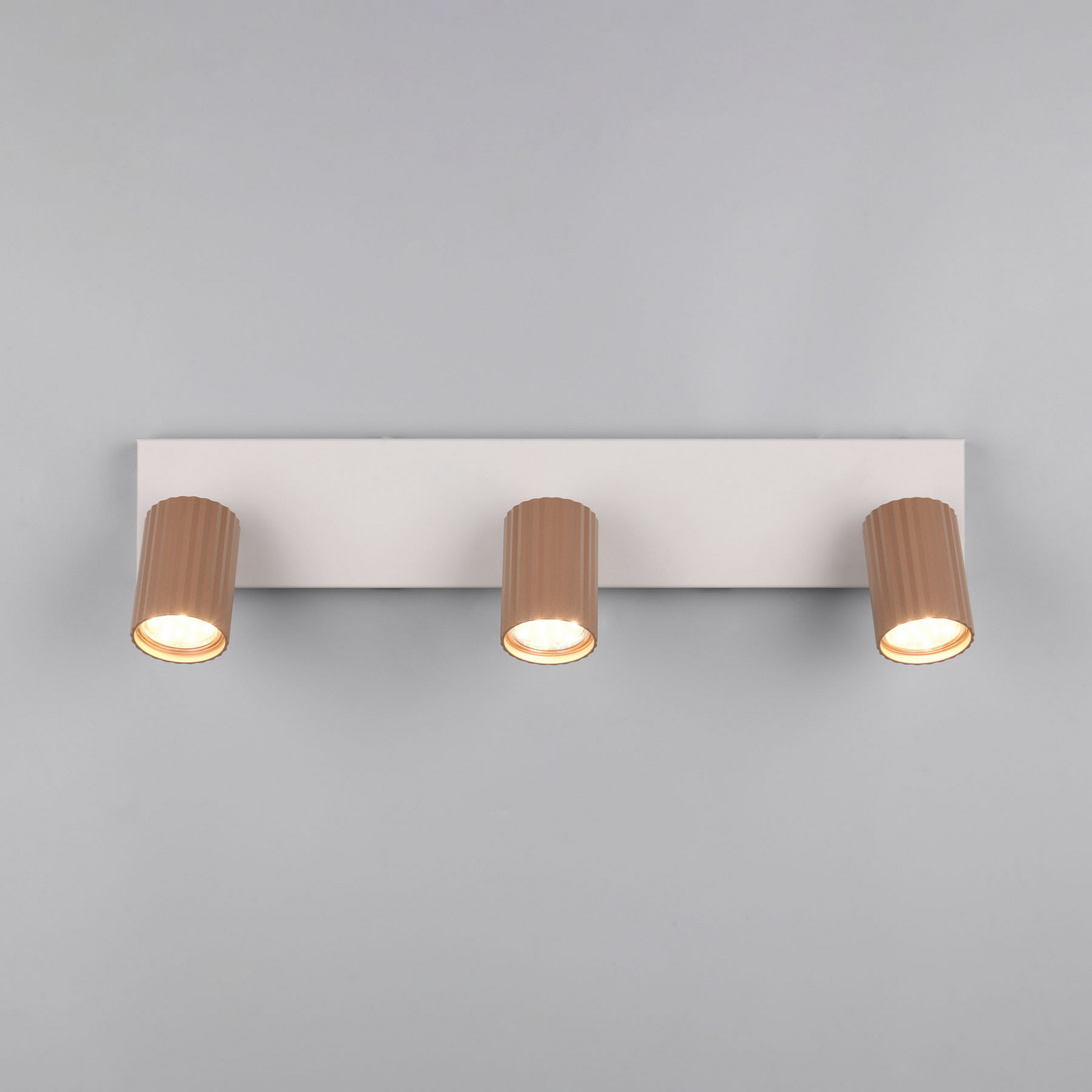 Stropni žaromet Soka, rjava/siva, dolžina 50 cm, kovina, 3-krilni. Stropni žaromet Soka, rjava/siva, dolžina 50 cm, kovina, 3-krilni.