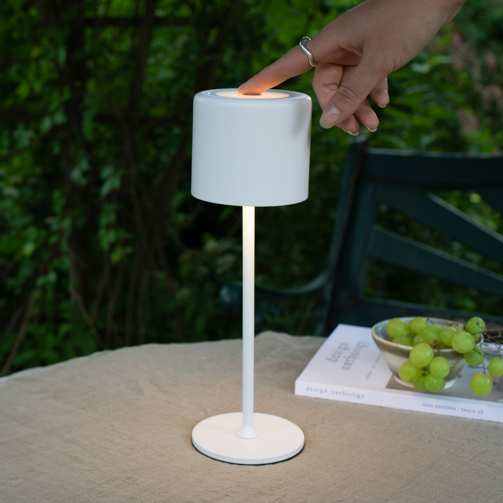 Filo battery table lamp for outdoors, white