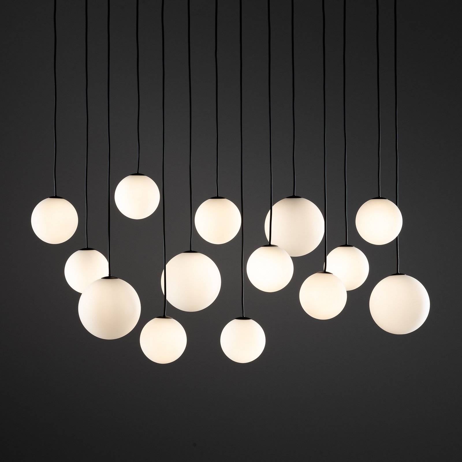 Hängelampe SNOWBALL, Opalglas/schwarz, 100 x 34 cm, 14 x G9