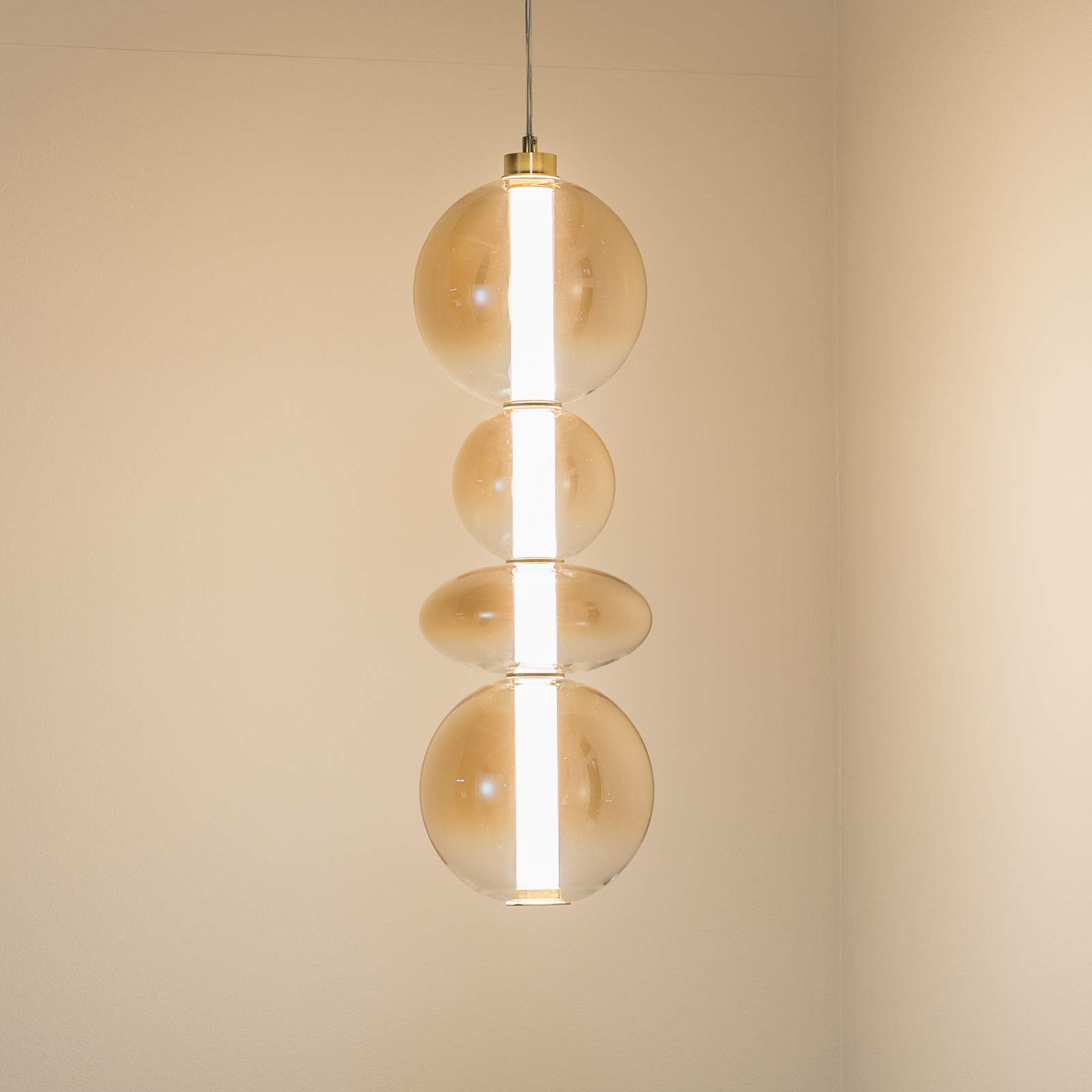 Eko-Light Lampă suspendată LED Daphne sticlă transparentă chihlimbar înălțime 62 cm - Camera de zi / sufragerie - Modern - chihlimbar transparent auriu