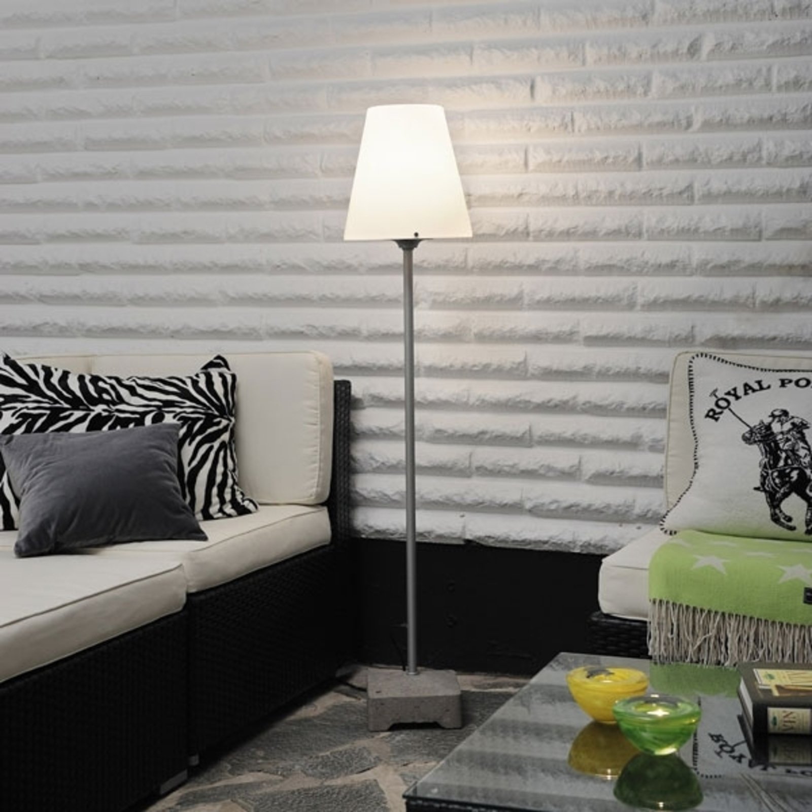 Konstsmide Standerlampe til terrassen "New Lucca", 151 cm - udendørslamper