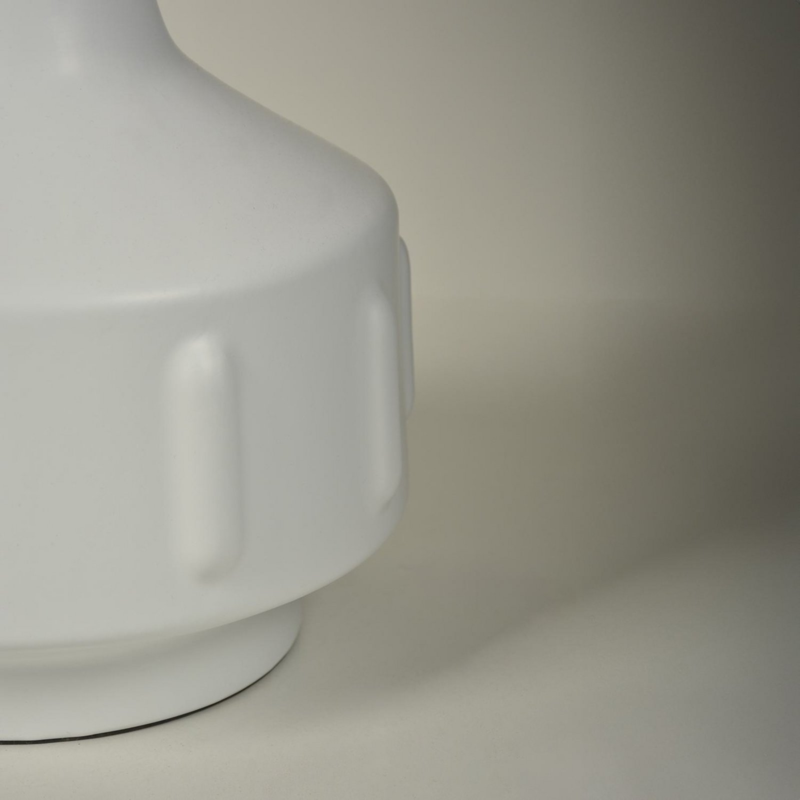 Jimmy Stehlampe weiß/beige Borte 121 cm - MARKET SET Jimmy Stehlampe weiß/beige Borte 121 cm - MARKET SET