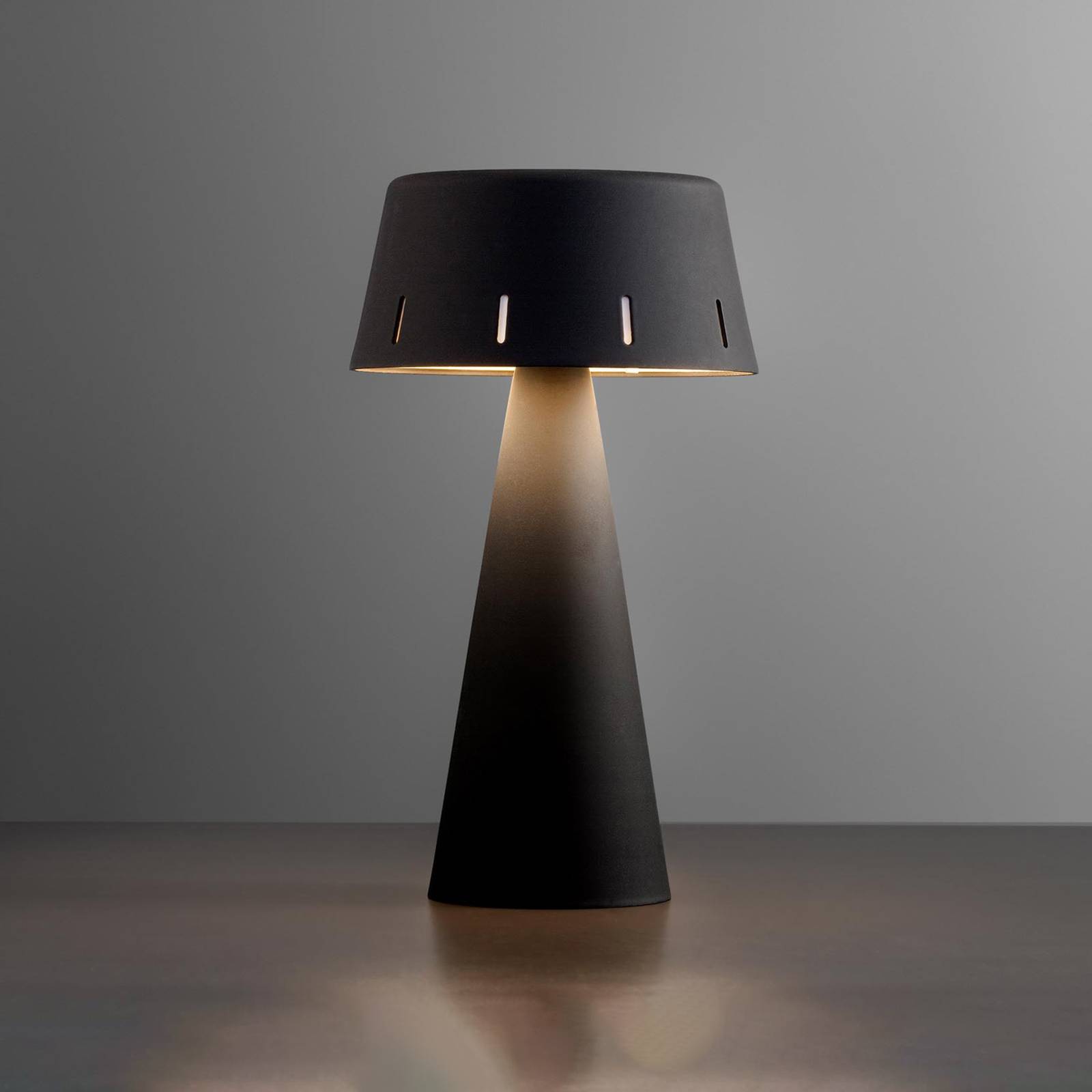 E-shop Stolná LED lampa OLEV Makà s dobíjacou batériou, čierna