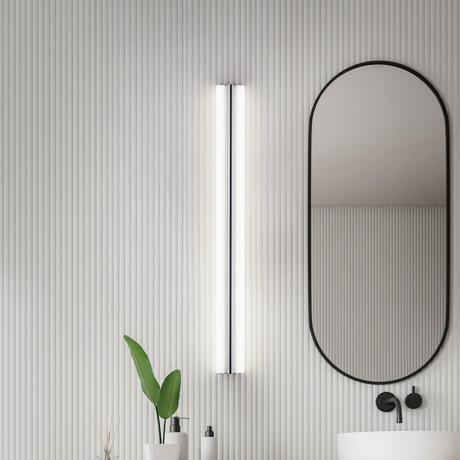 Helestra LED mirror lamp LOOM, length 90 cm, chrome, IP44
