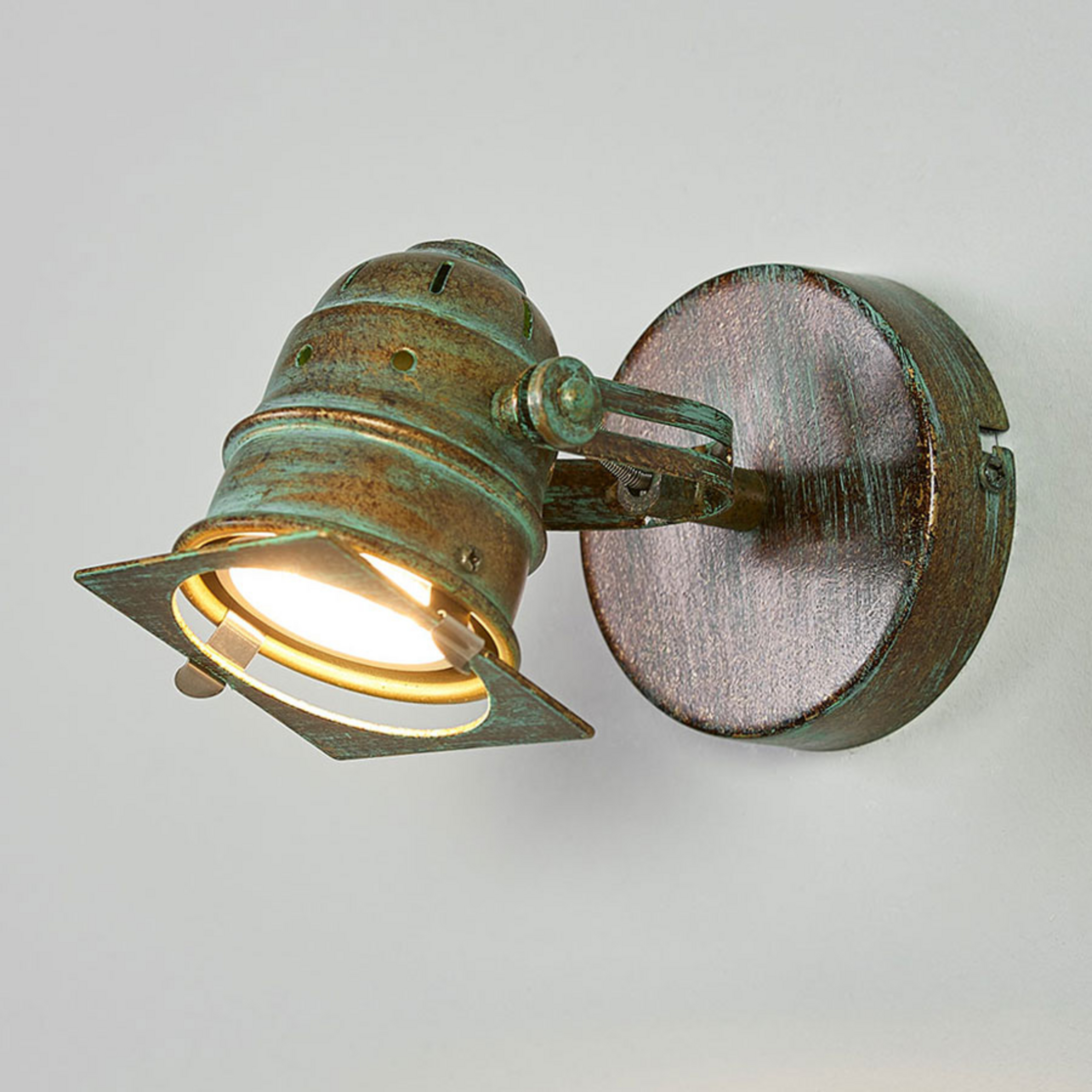 Lindby wall spotlight Janek, 1-light, green, metal, 11 cm