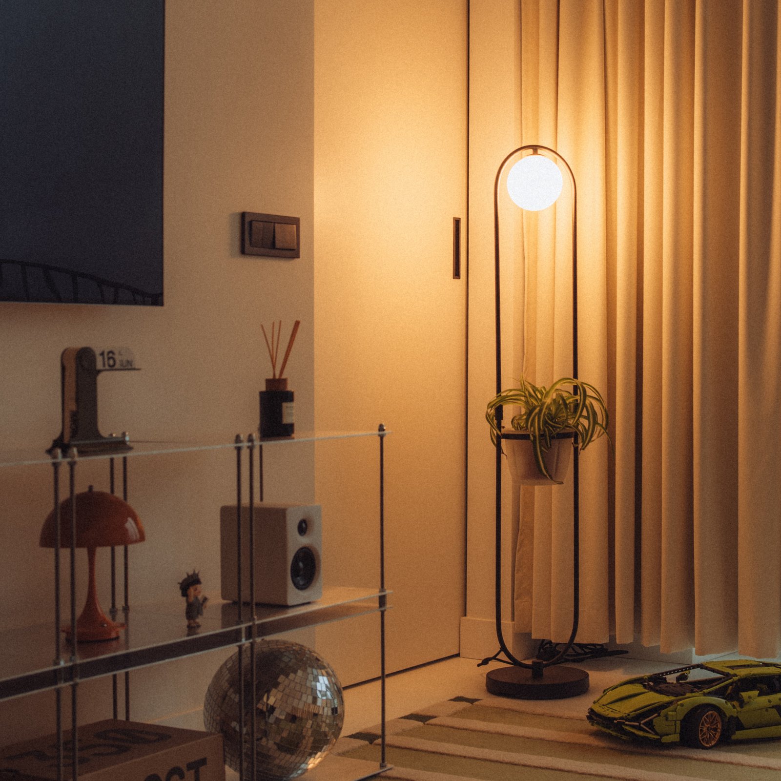 Lindby Orna piantana 1 luce fioriera