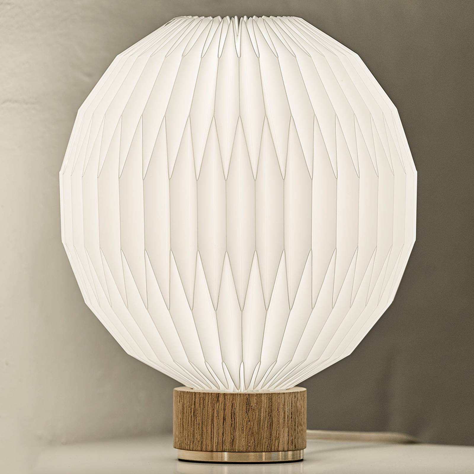 Le Klint LE KLINT 375 table lamp, plastic lampshade 25 cm, for Living / Dining Room, plastic, brass, wood, E27, 40 W, energy efficiency: A++, H: 25 cm