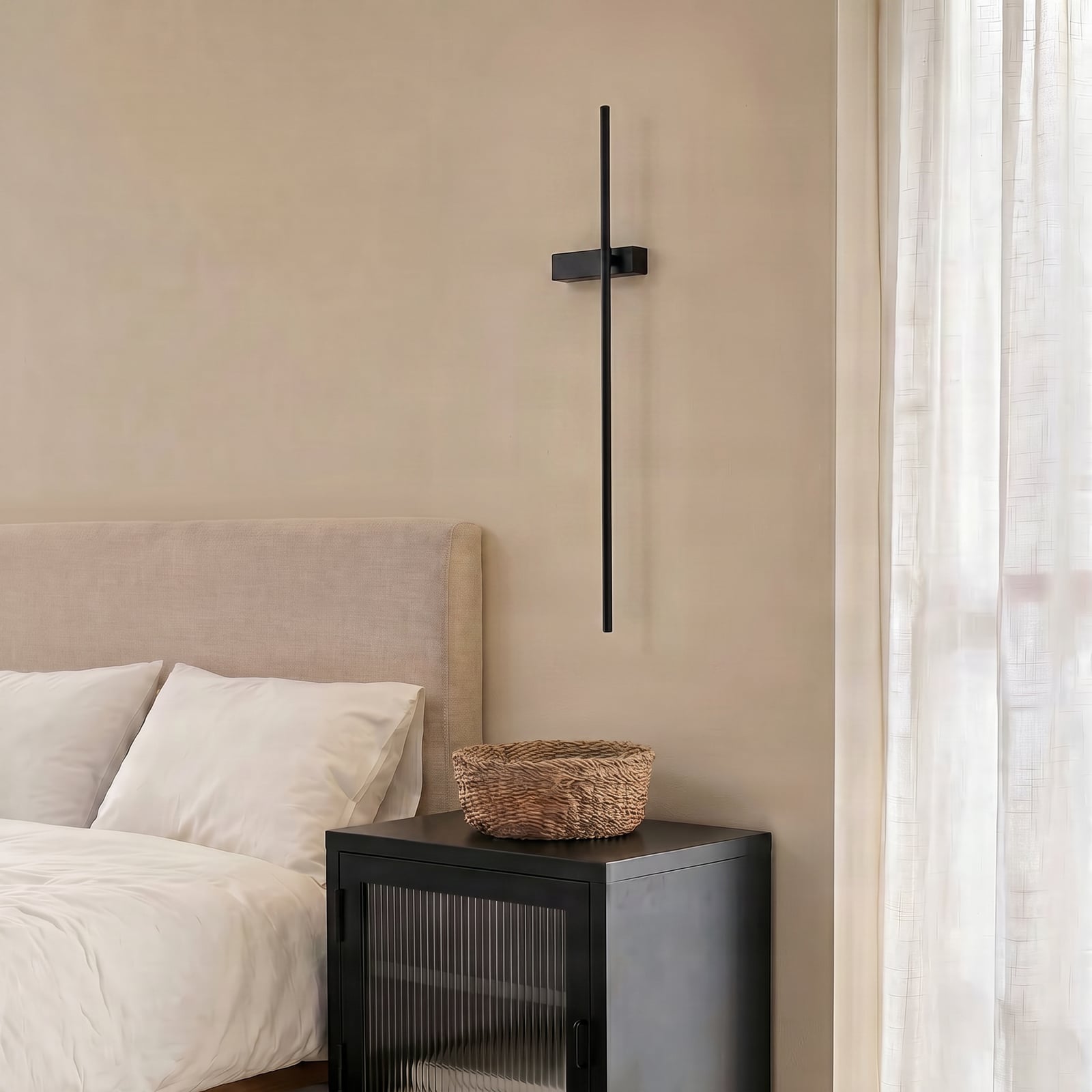 Lindby LED-vegglampe Natsumi, svart, aluminium, 90 cm