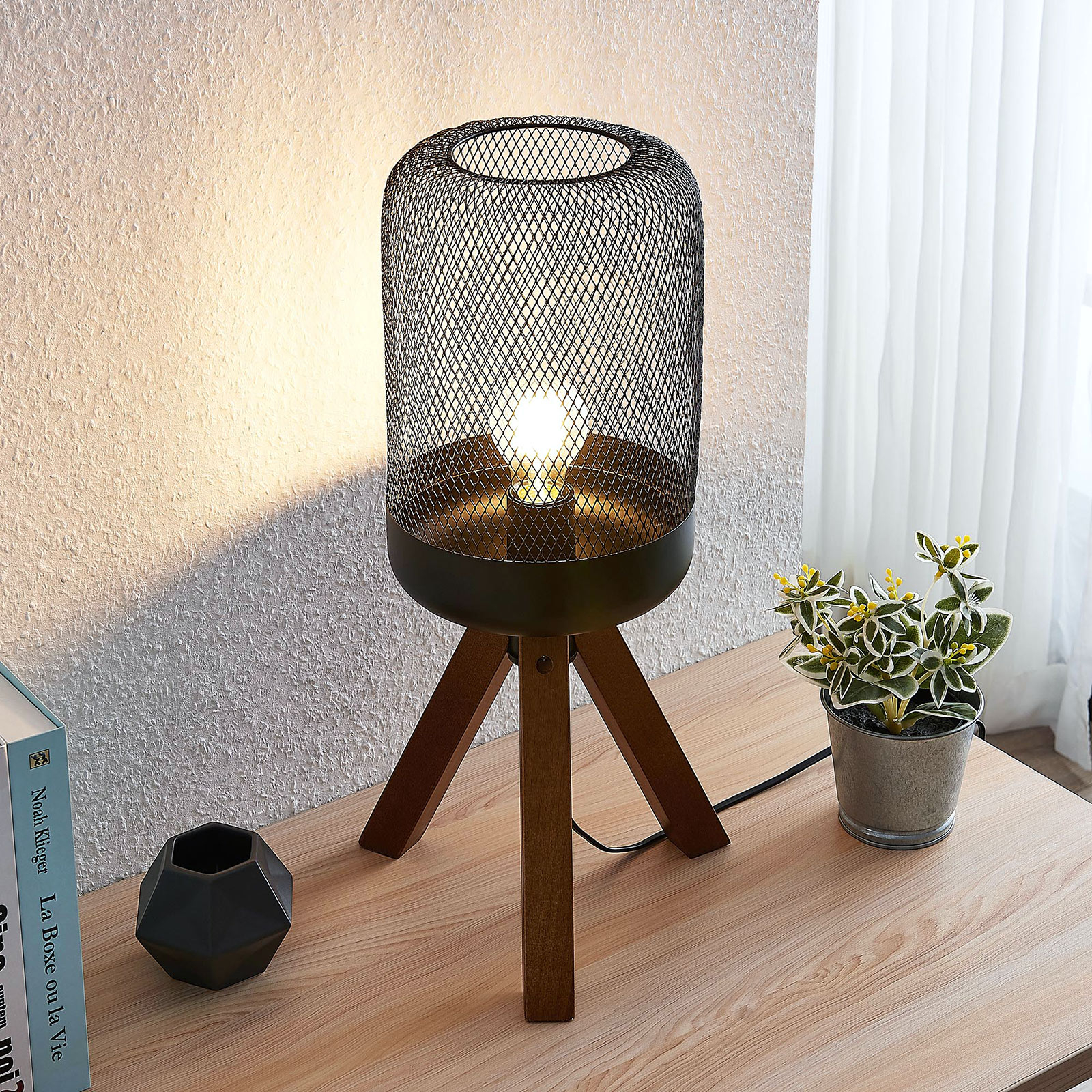 Lindby Eymen tripod table lamp with cage lampshade