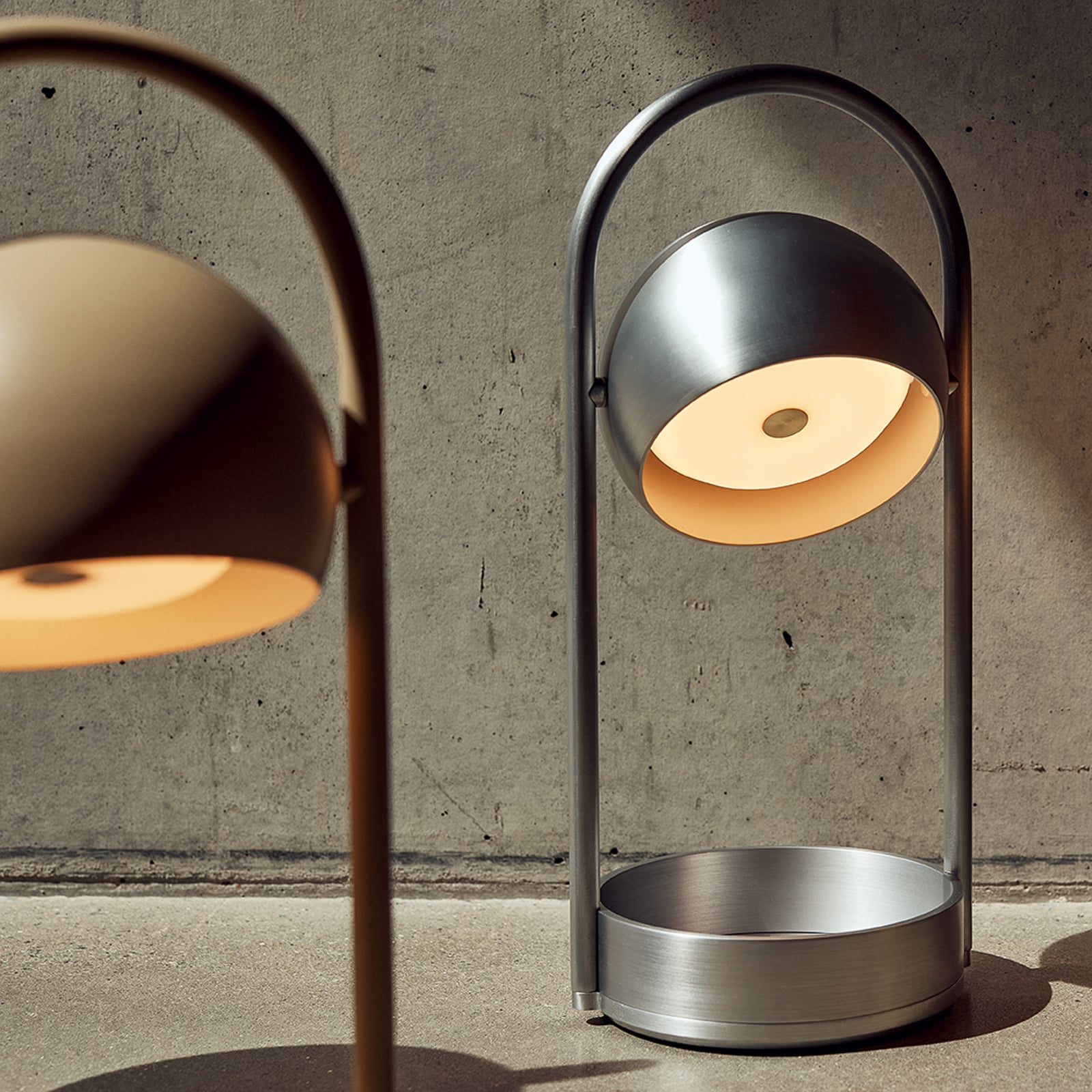 FRANDSEN LED-Akku-Tischleuchte Ball Portable, Stahl
