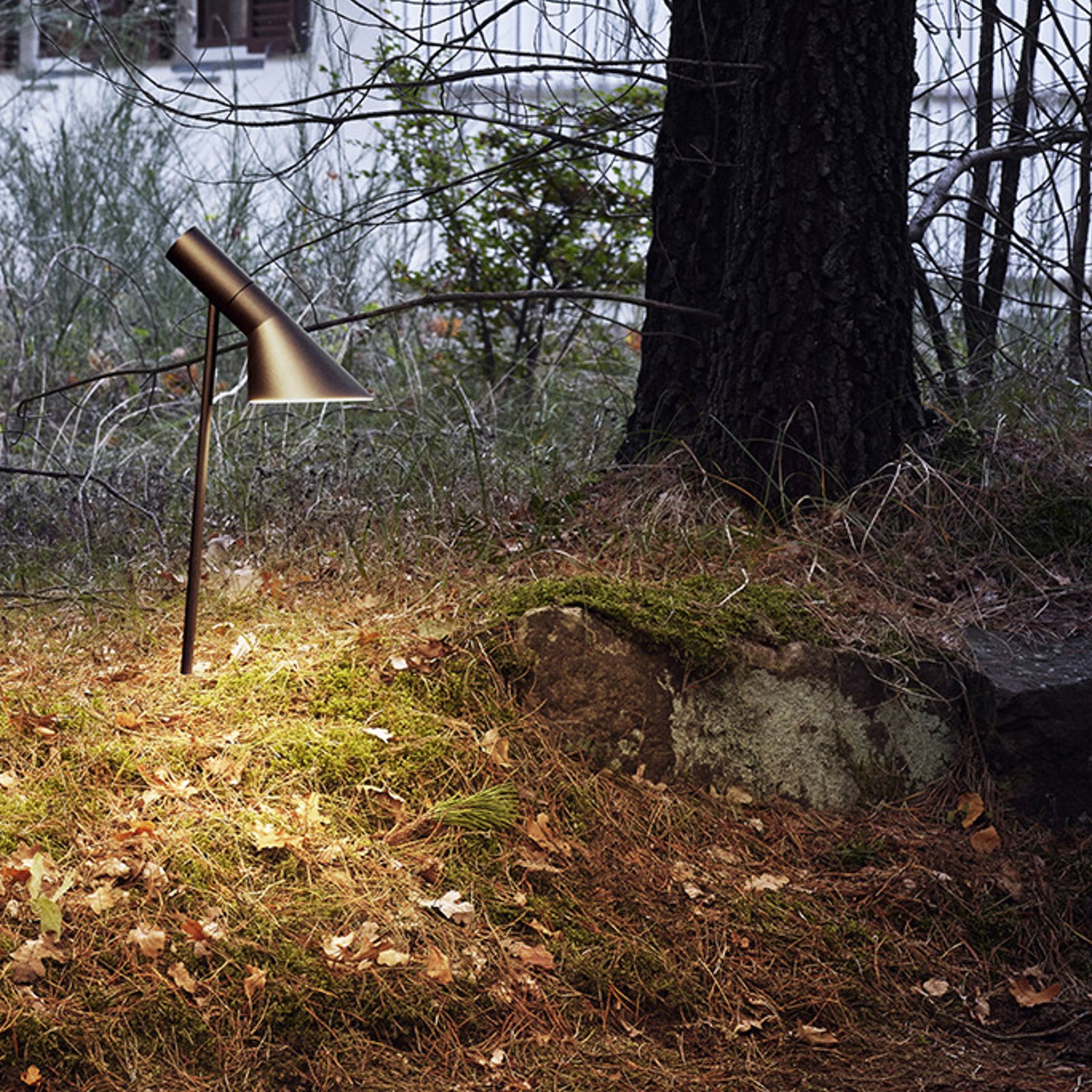 AJ Garden Short Garden Lamp 2700K Anchor Black - Louis Poulsen
