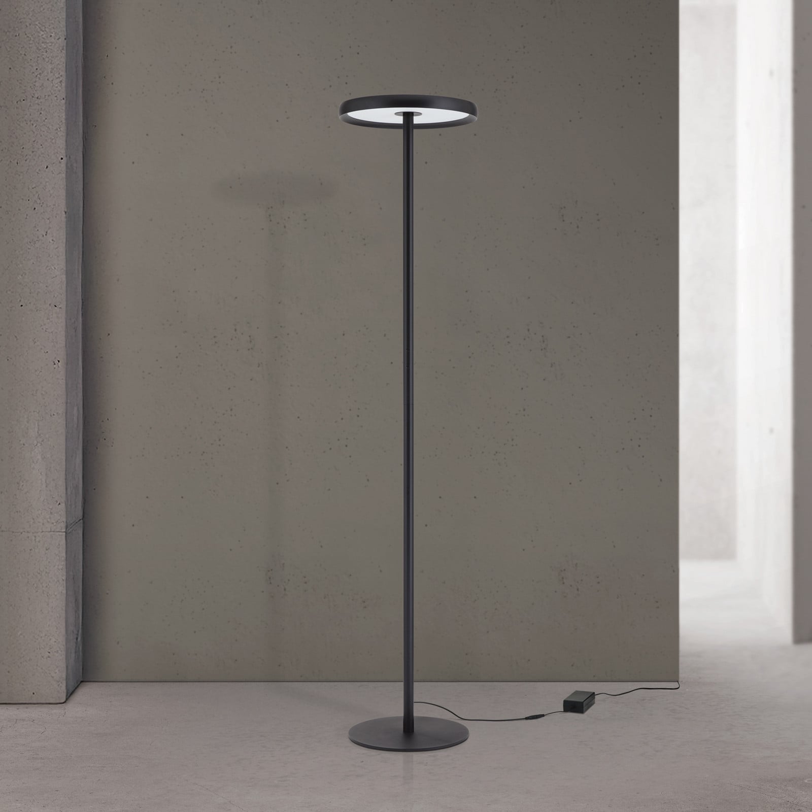 ORION LED стояща лампа KANT, черна, височина 185 cm, CCT, димиране нагоре/надолу