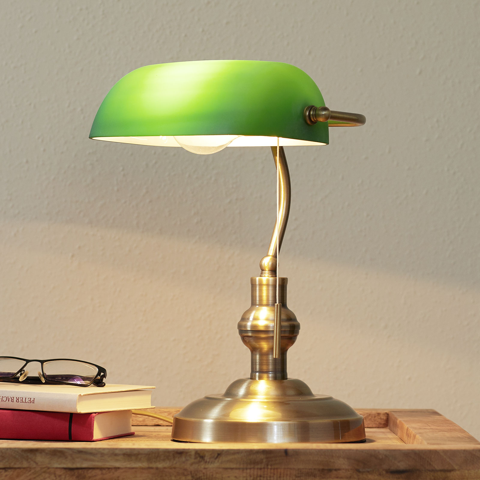 Tag telefonen Samler blade Evne Milenka - skrivebordslampe med grøn skærm | Lampegiganten.dk