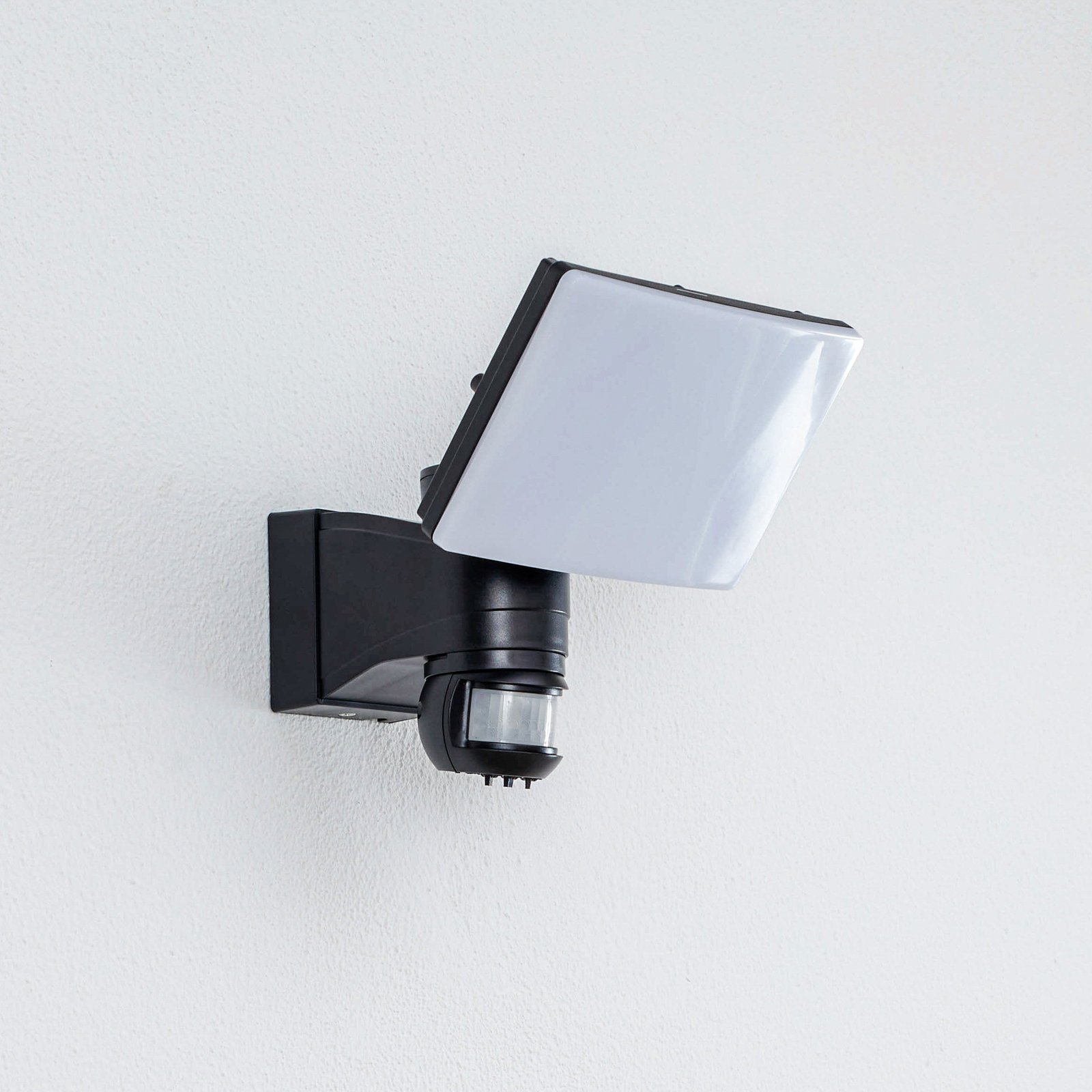 Prios Avayah LED-Außenwandstrahler, Sensor