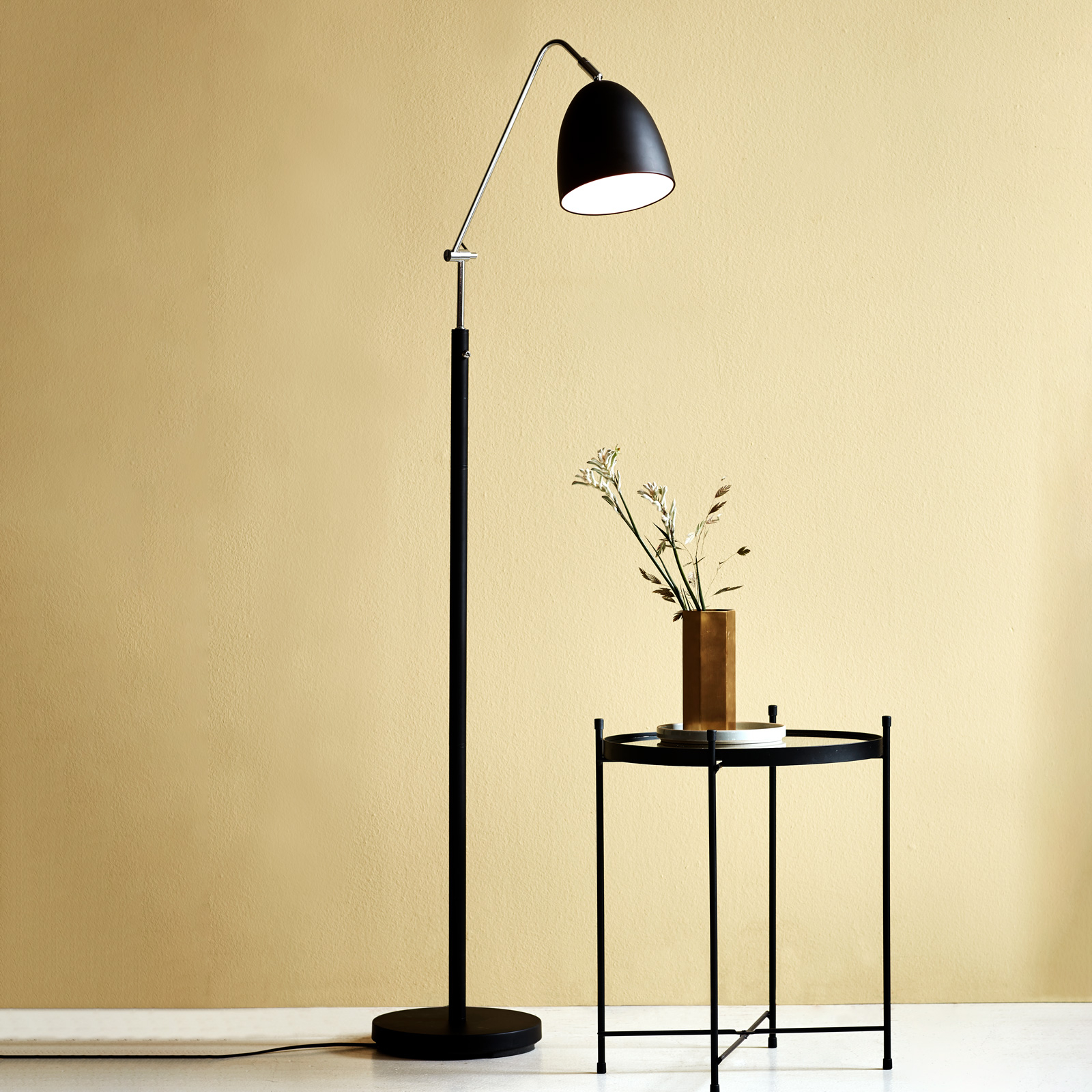 Nordlux Alexander floor lamp in a graceful shape, black, for Living / Dining Room, metal, E27, 15 W, energy efficiency: A++, H: 140 cm