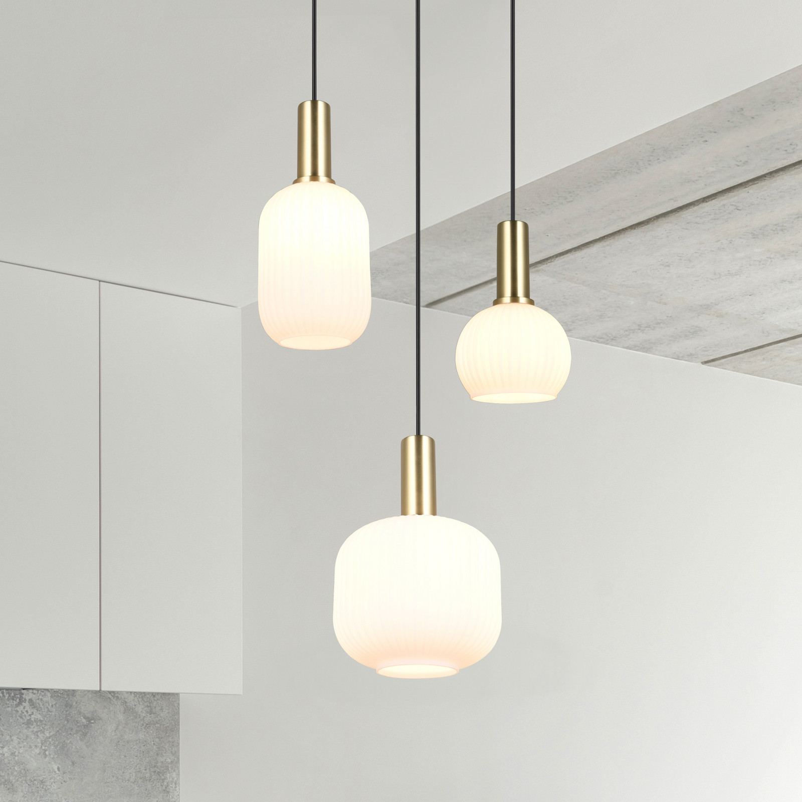 Trio Lighting Lampă suspendată Diva 3 becuri culoarea alamei opal sticlă metal - Camera de zi / sufragerie - alamă negru alb opal