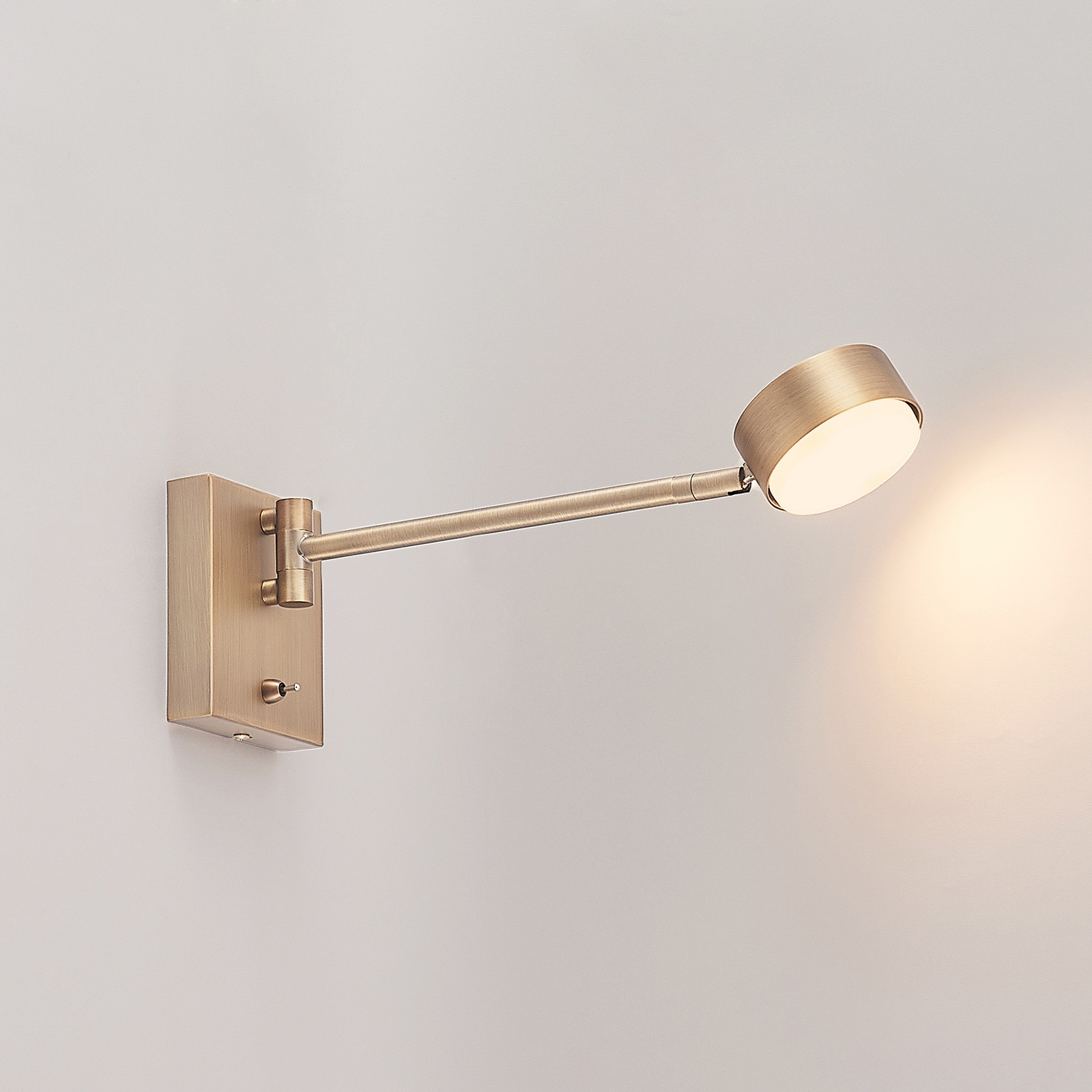 Lindby Kaylou LED-Wandlampe, ausladend, bronze