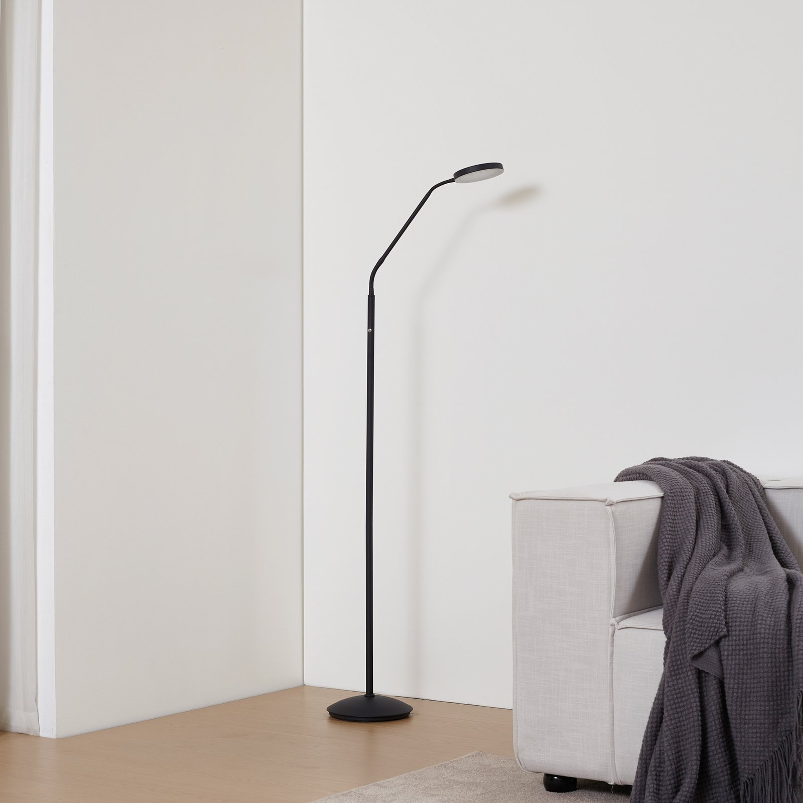Lindby LED-akku-lattiavalaisin Elvyn, musta, säädettävä