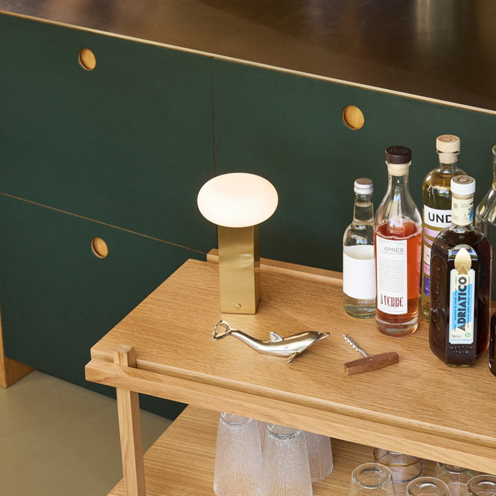 LED настолна лампа с акумулатор LOW, в цвят месинг, височина 20 см, метал